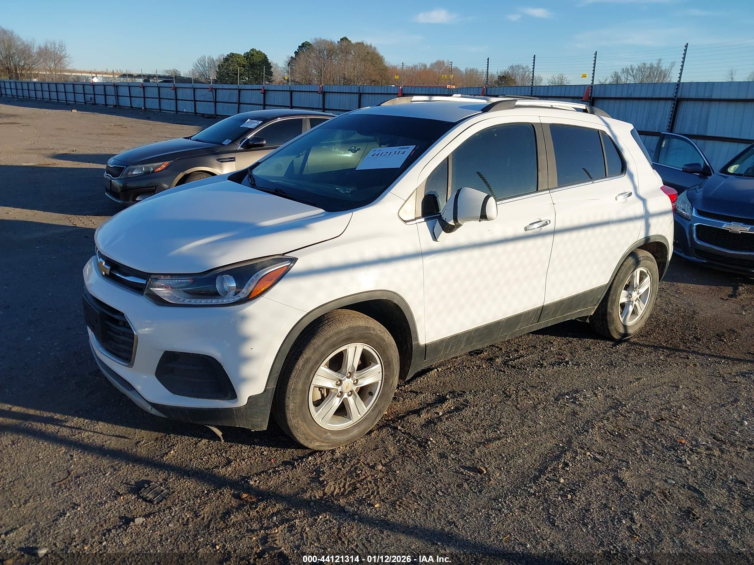 CHEVROLET TRAX image 2