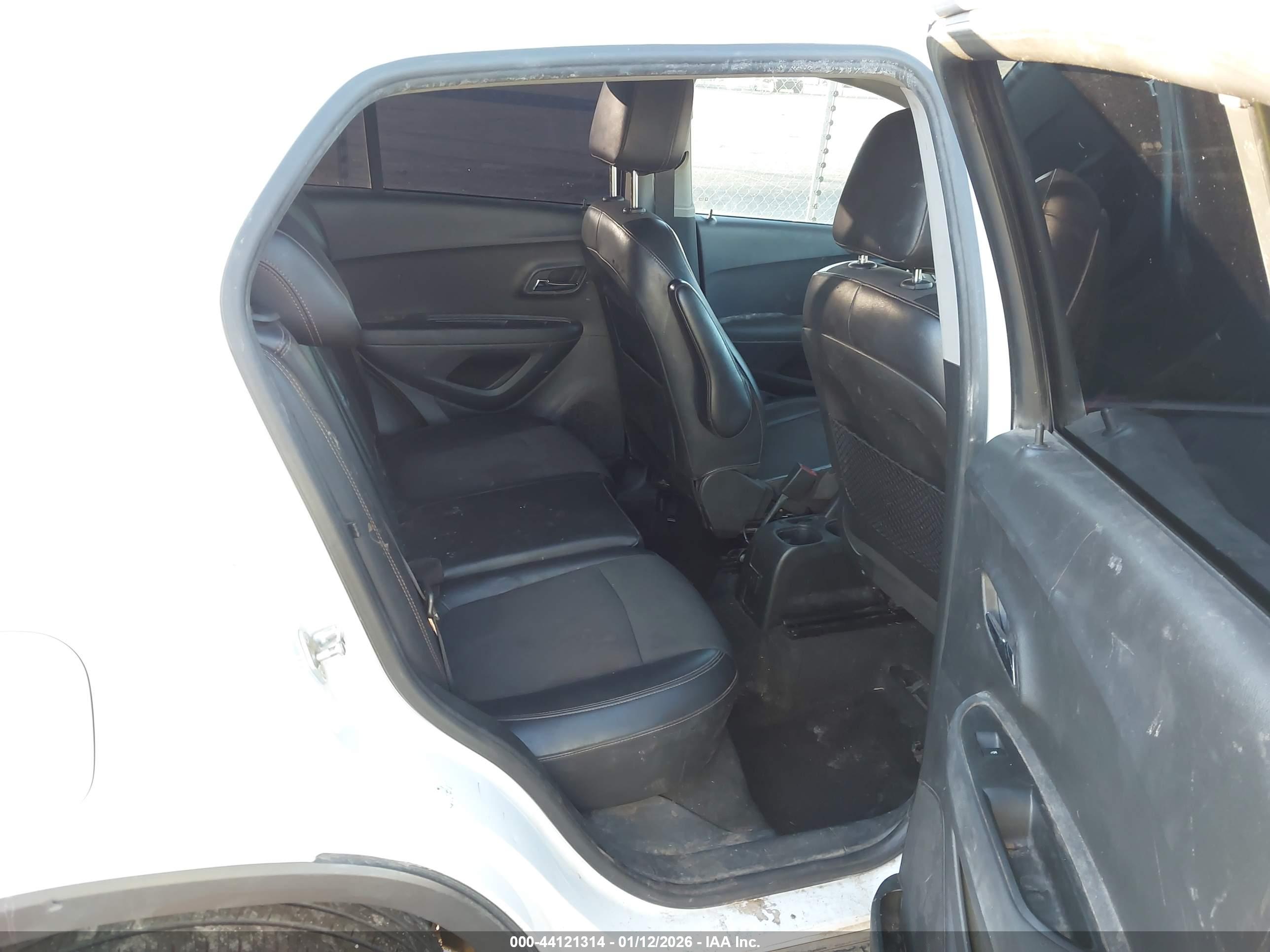 CHEVROLET TRAX image 8