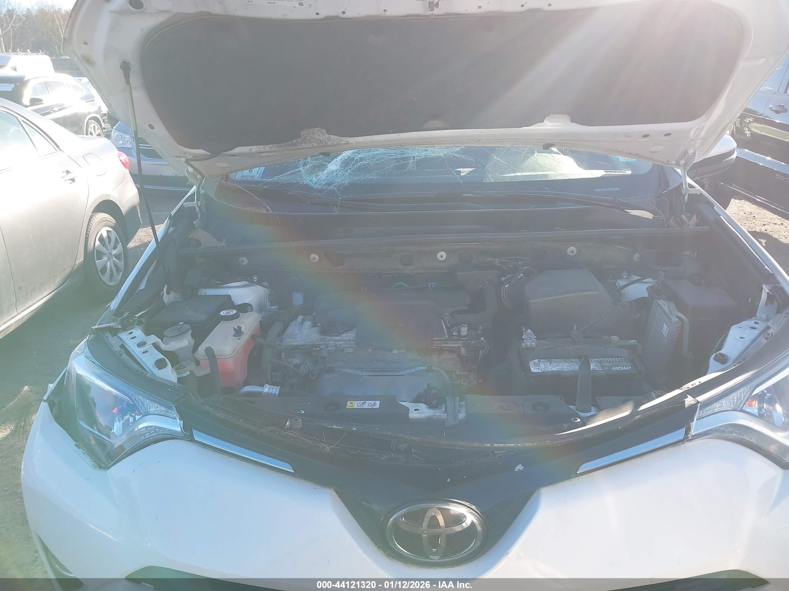 TOYOTA RAV4 image 10