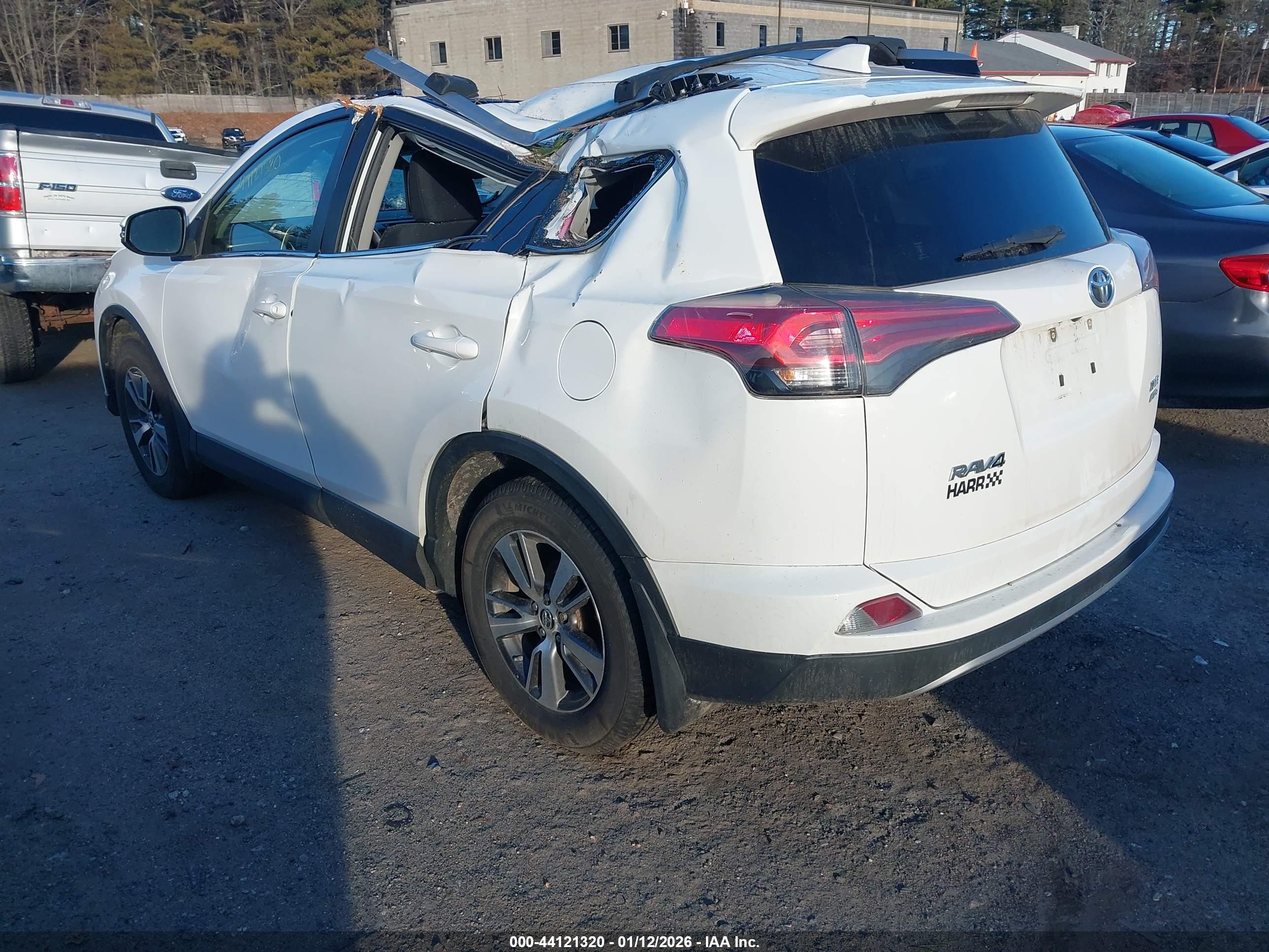TOYOTA RAV4 image 3