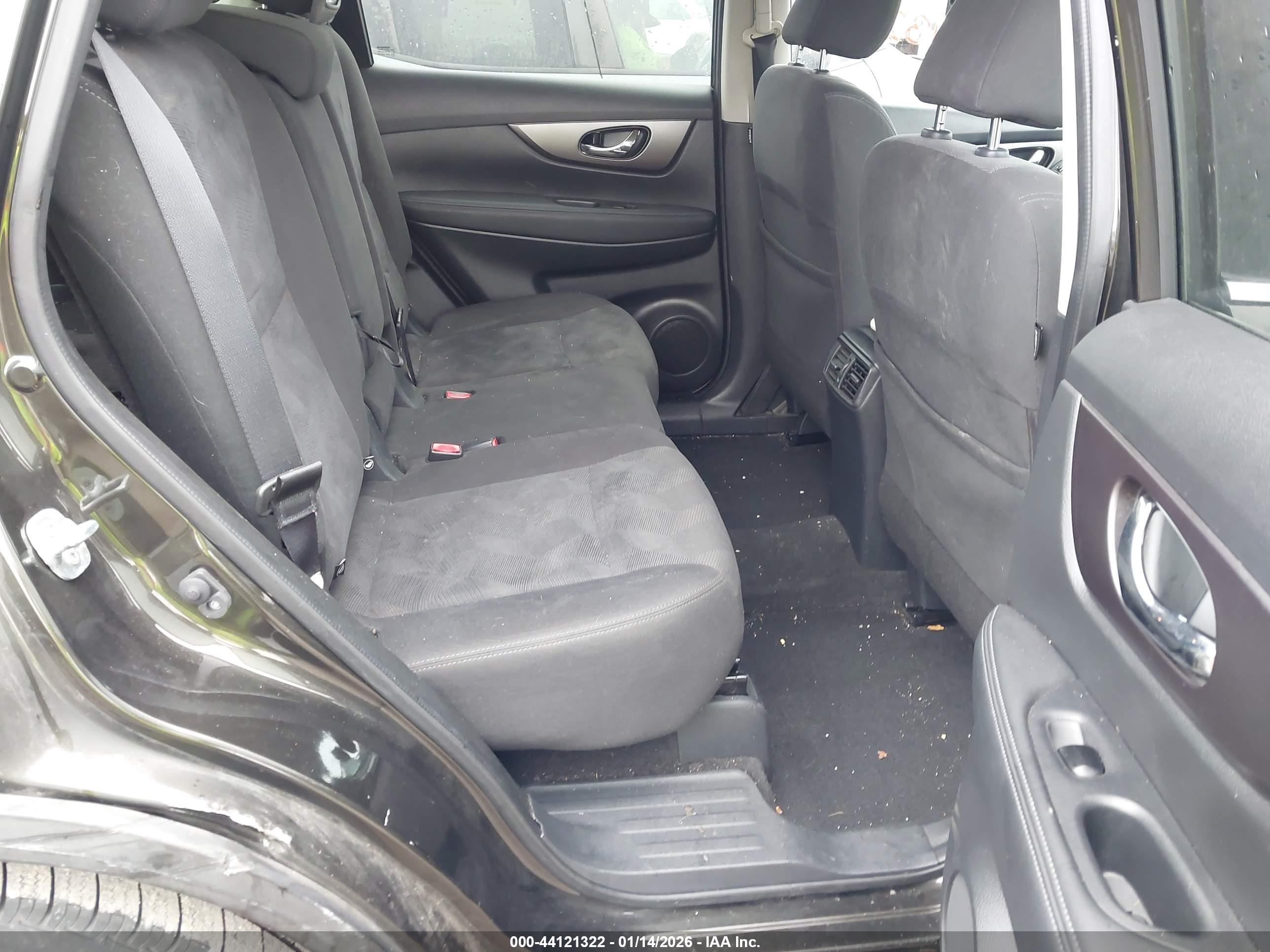 NISSAN ROGUE image 8