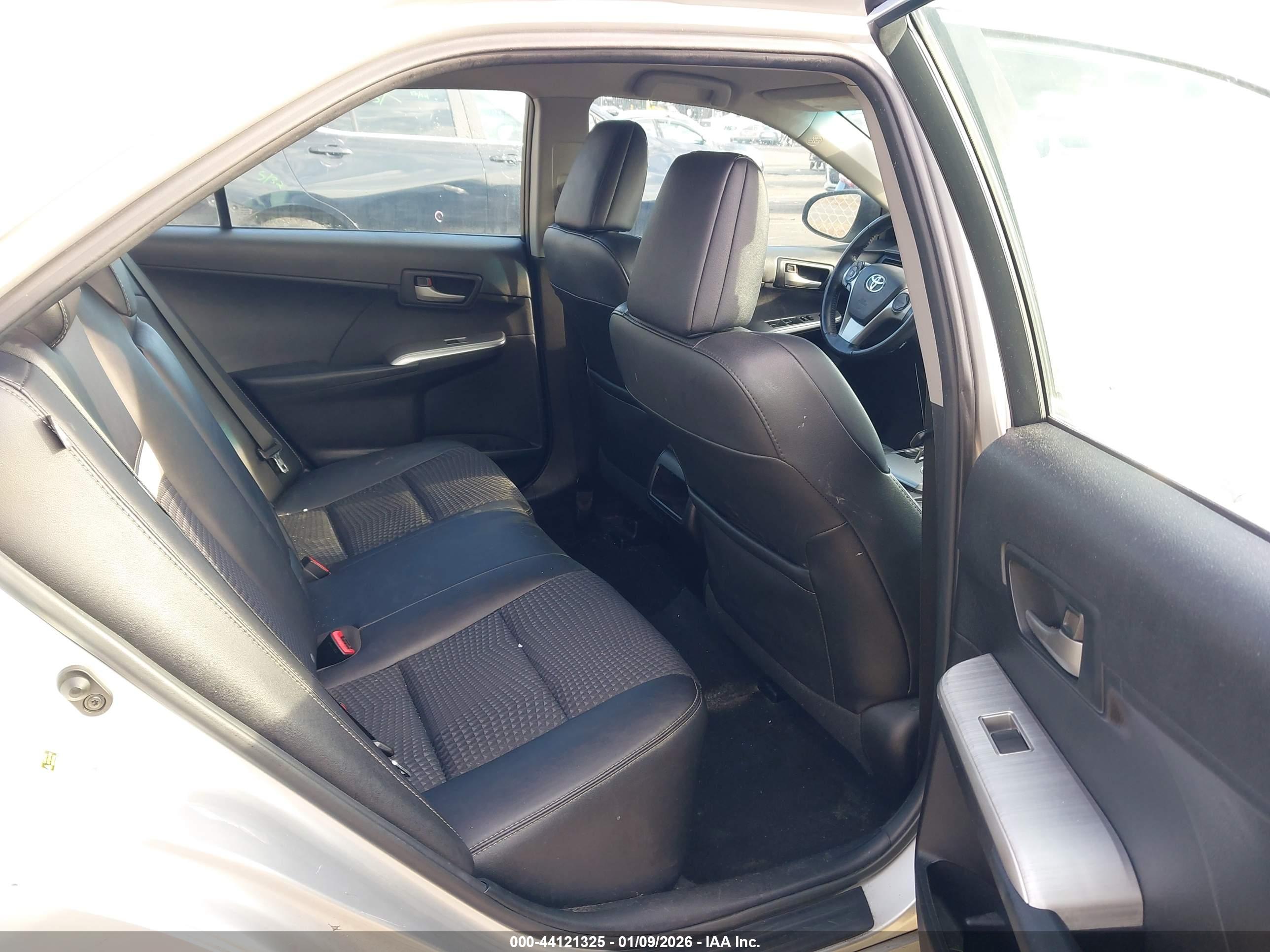 TOYOTA CAMRY image 8