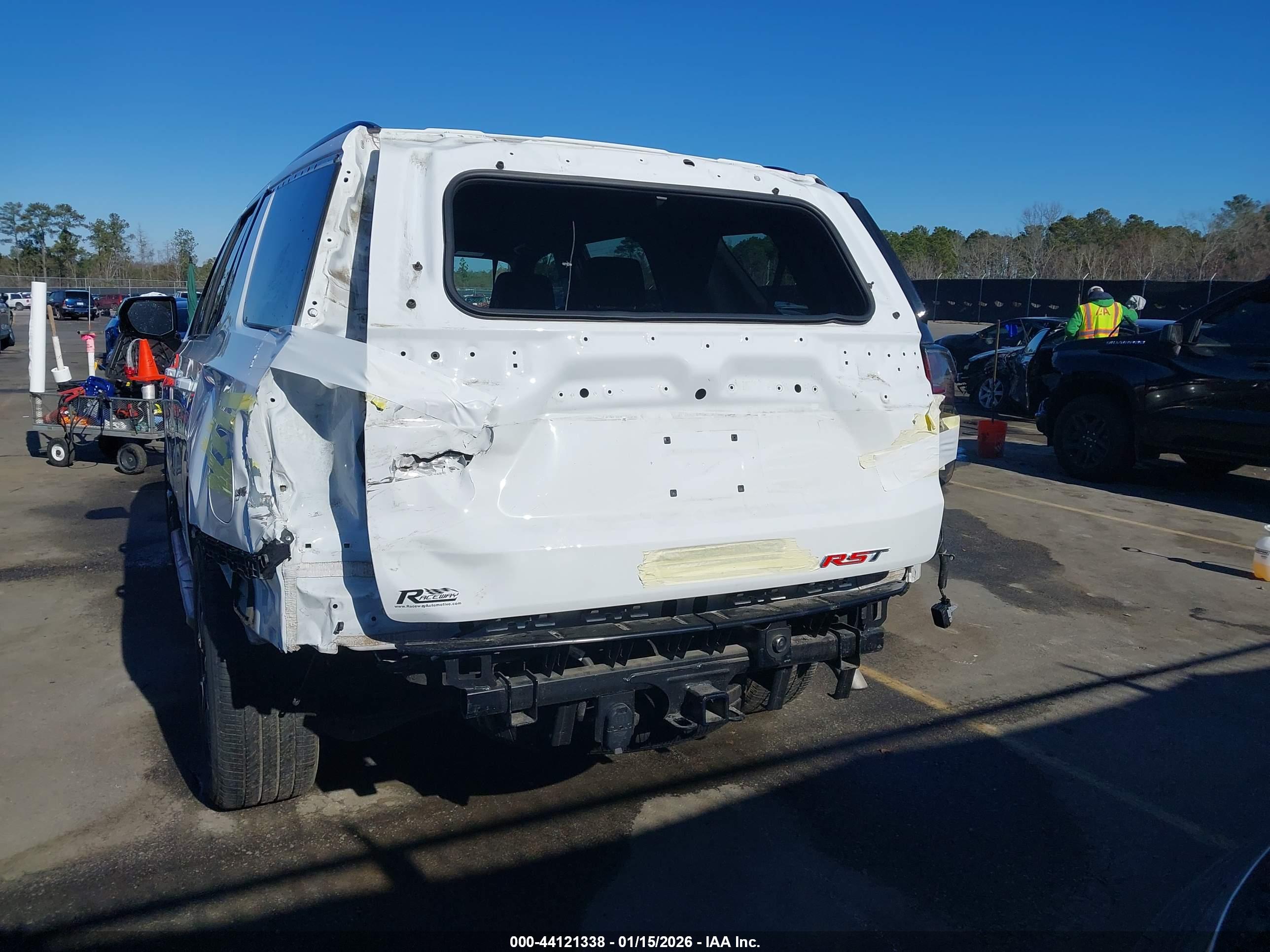 CHEVROLET TAHOE image 6