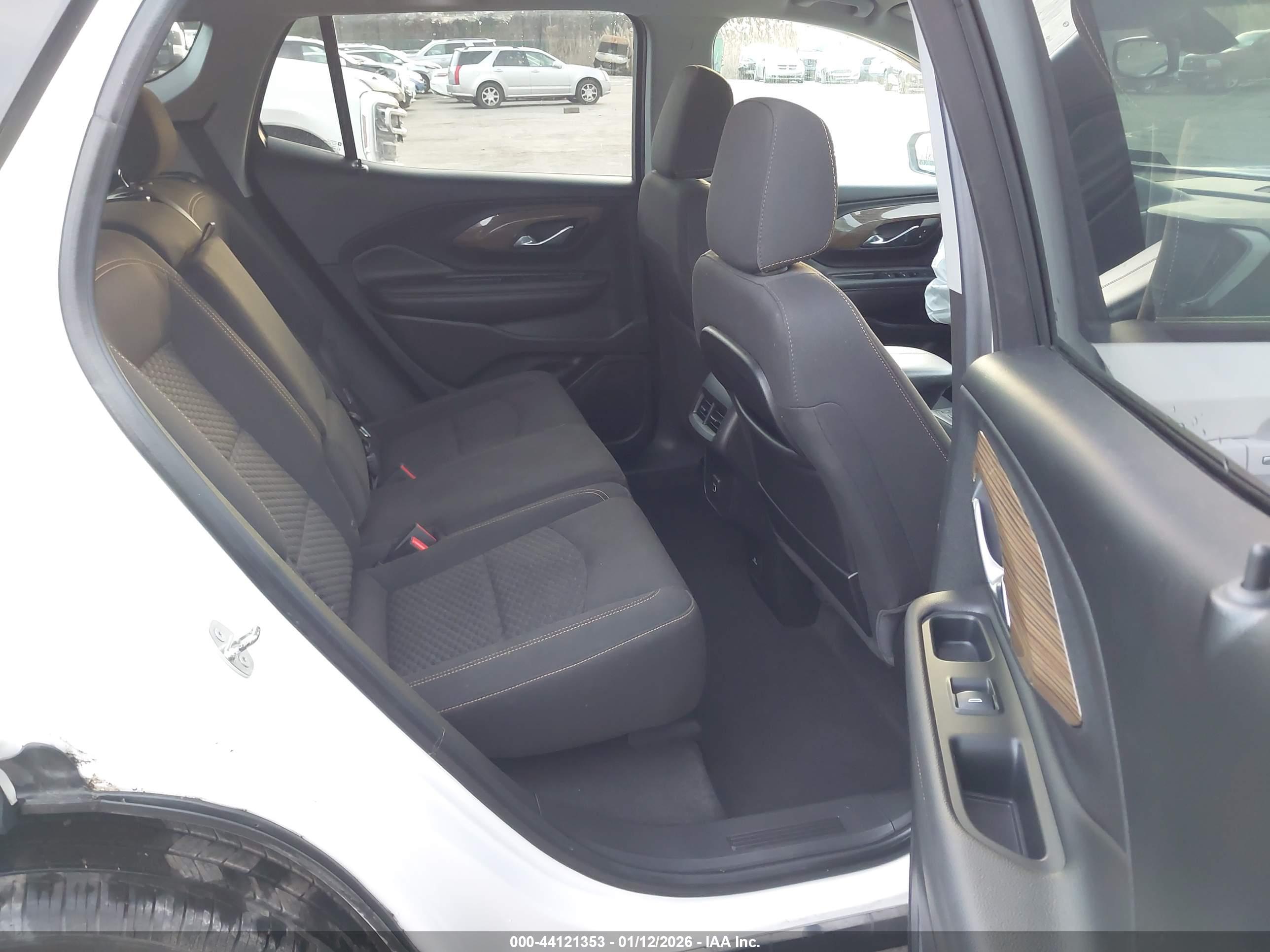 GMC TERRAIN image 8