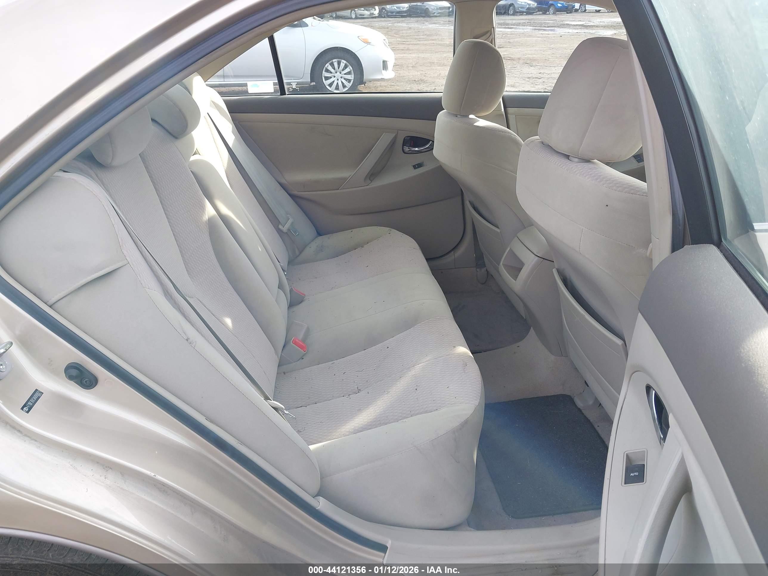 TOYOTA CAMRY image 8