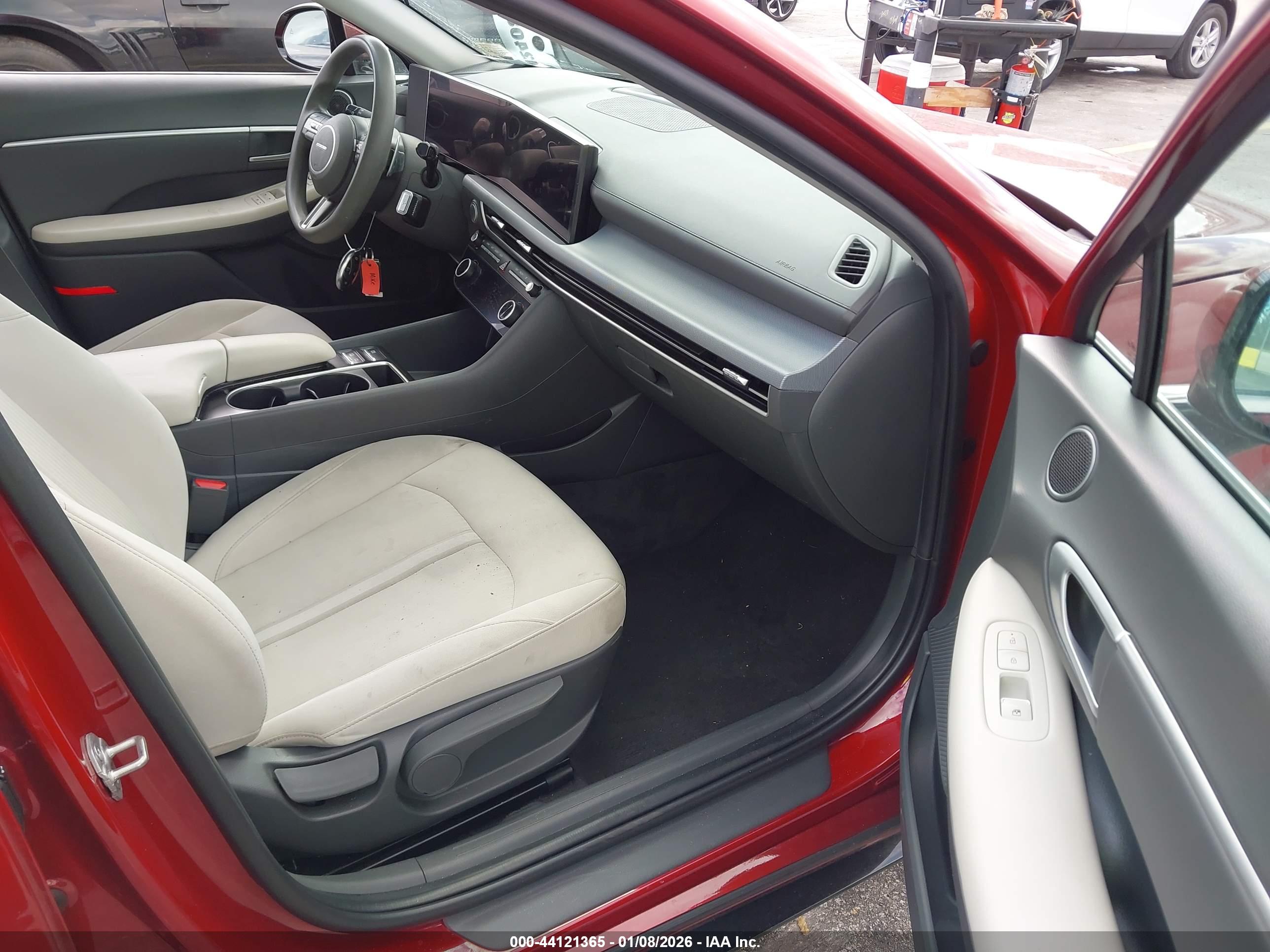 HYUNDAI SONATA image 5