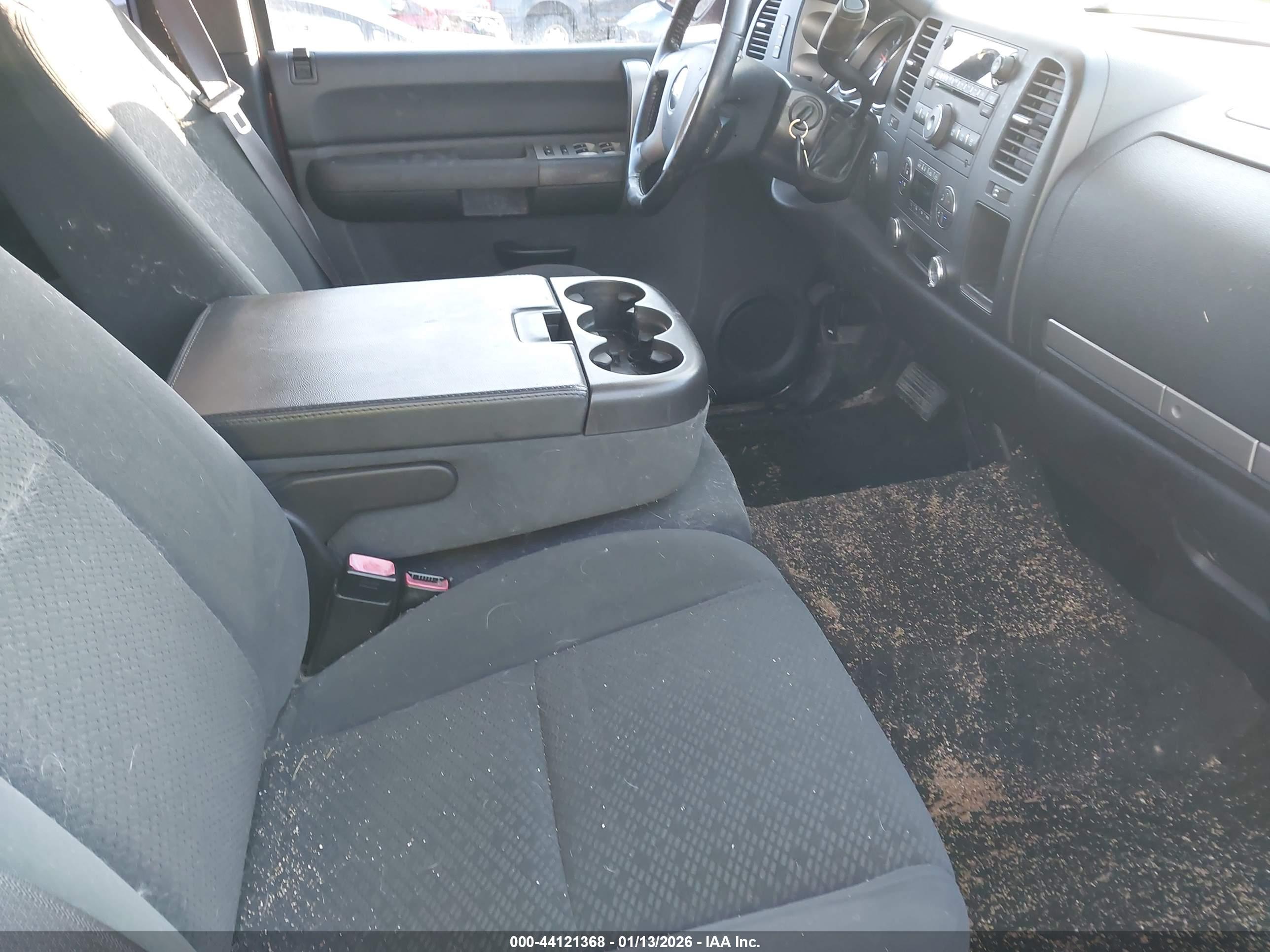 CHEVROLET SILVERADO image 5