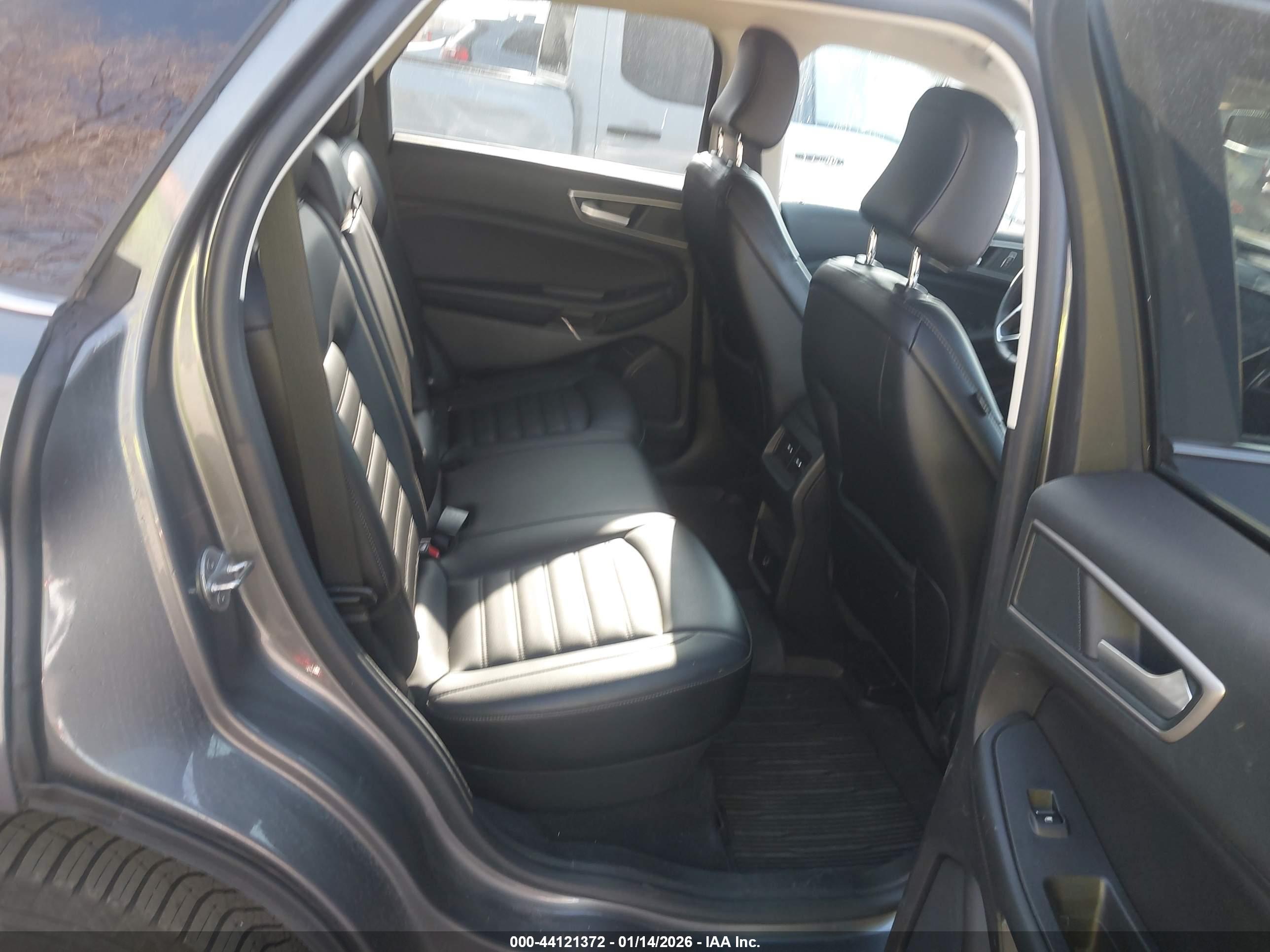FORD EDGE image 8