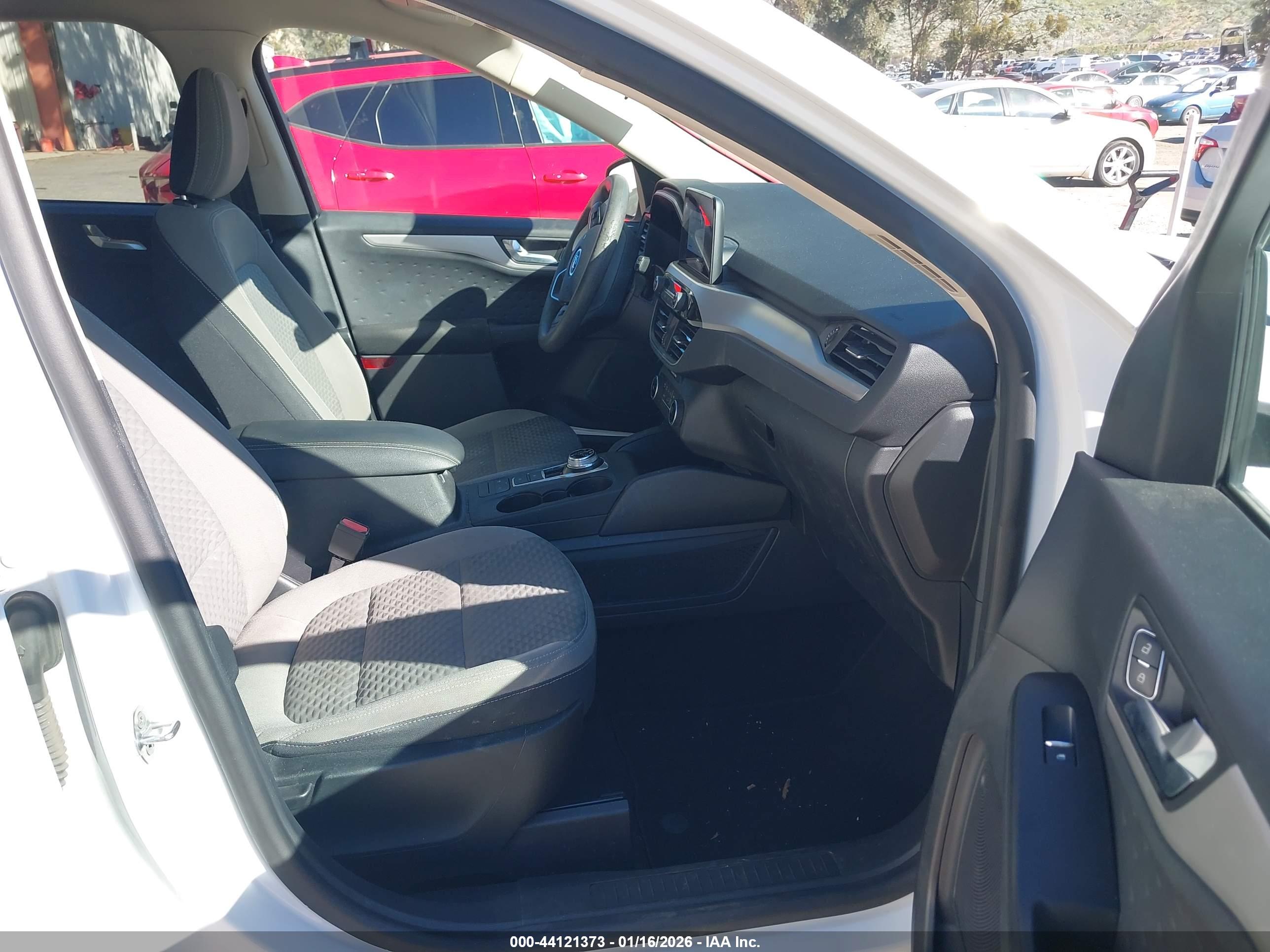 FORD ESCAPE image 5