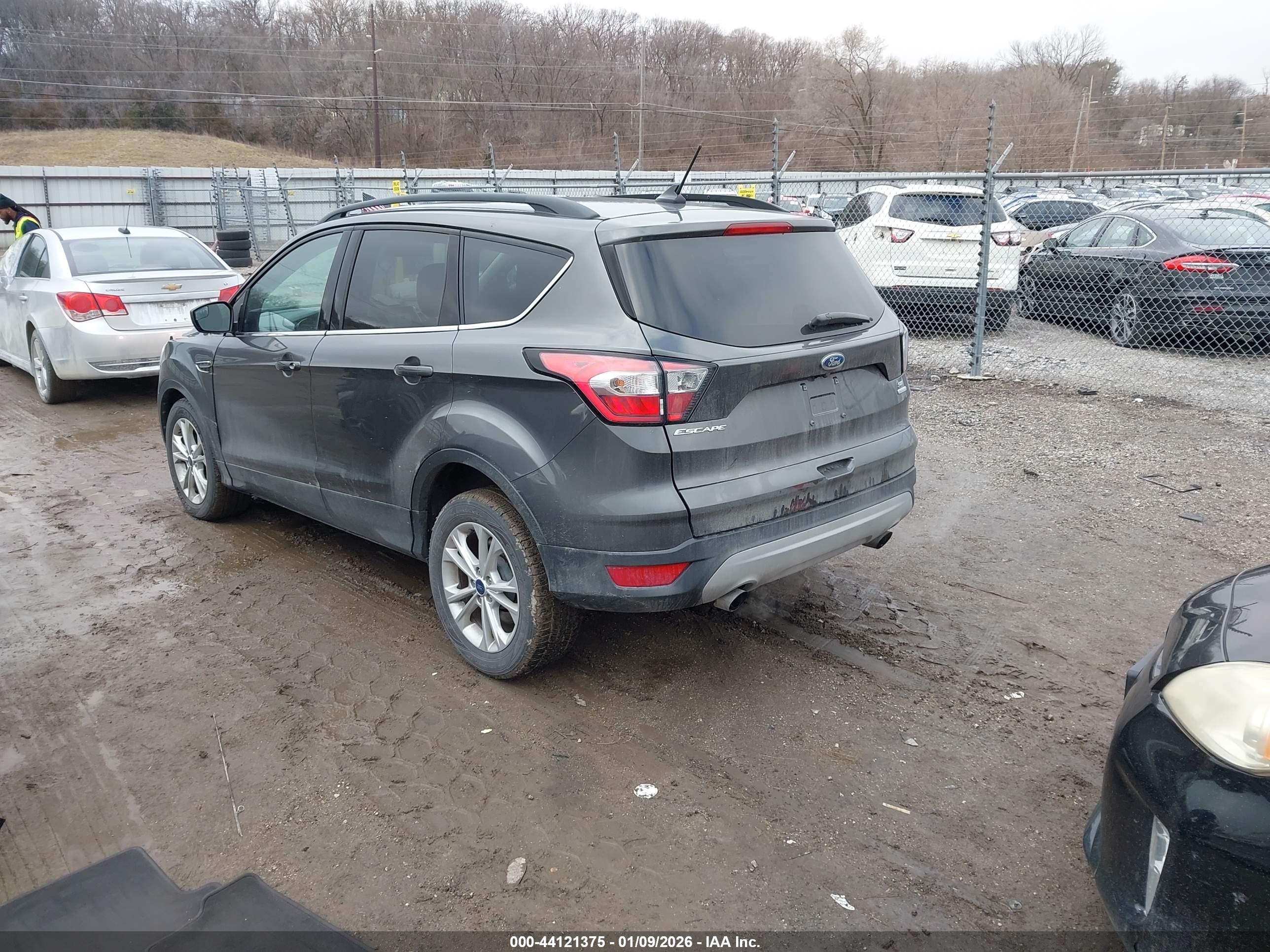 FORD ESCAPE image 3