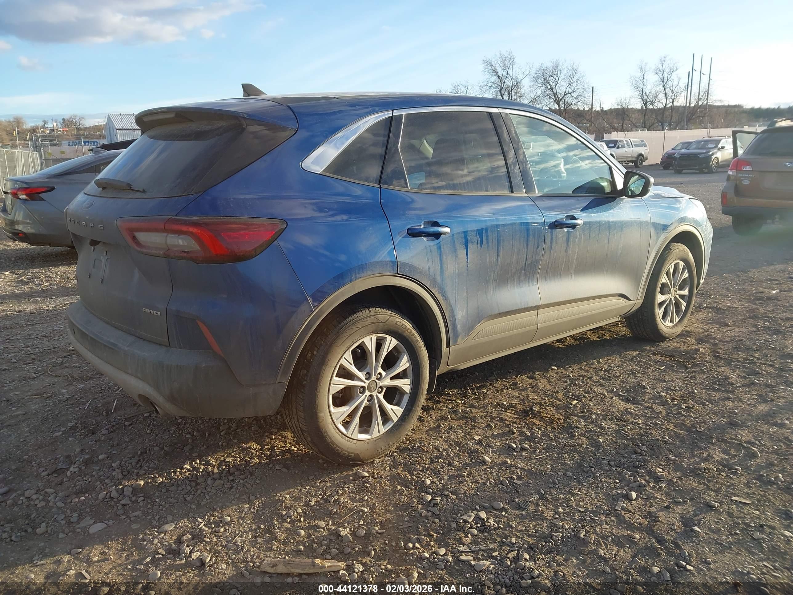 FORD ESCAPE image 4