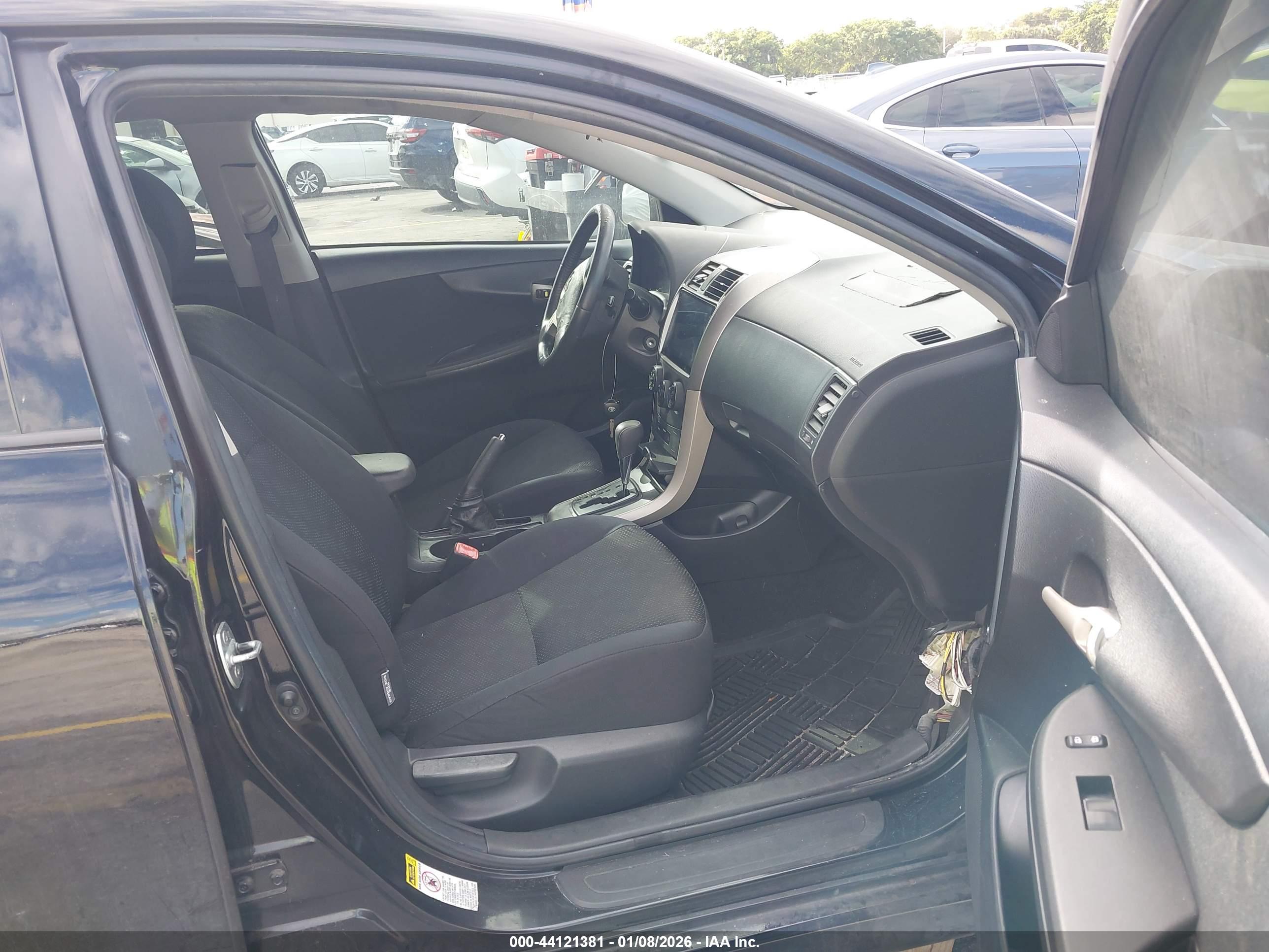 TOYOTA COROLLA image 5
