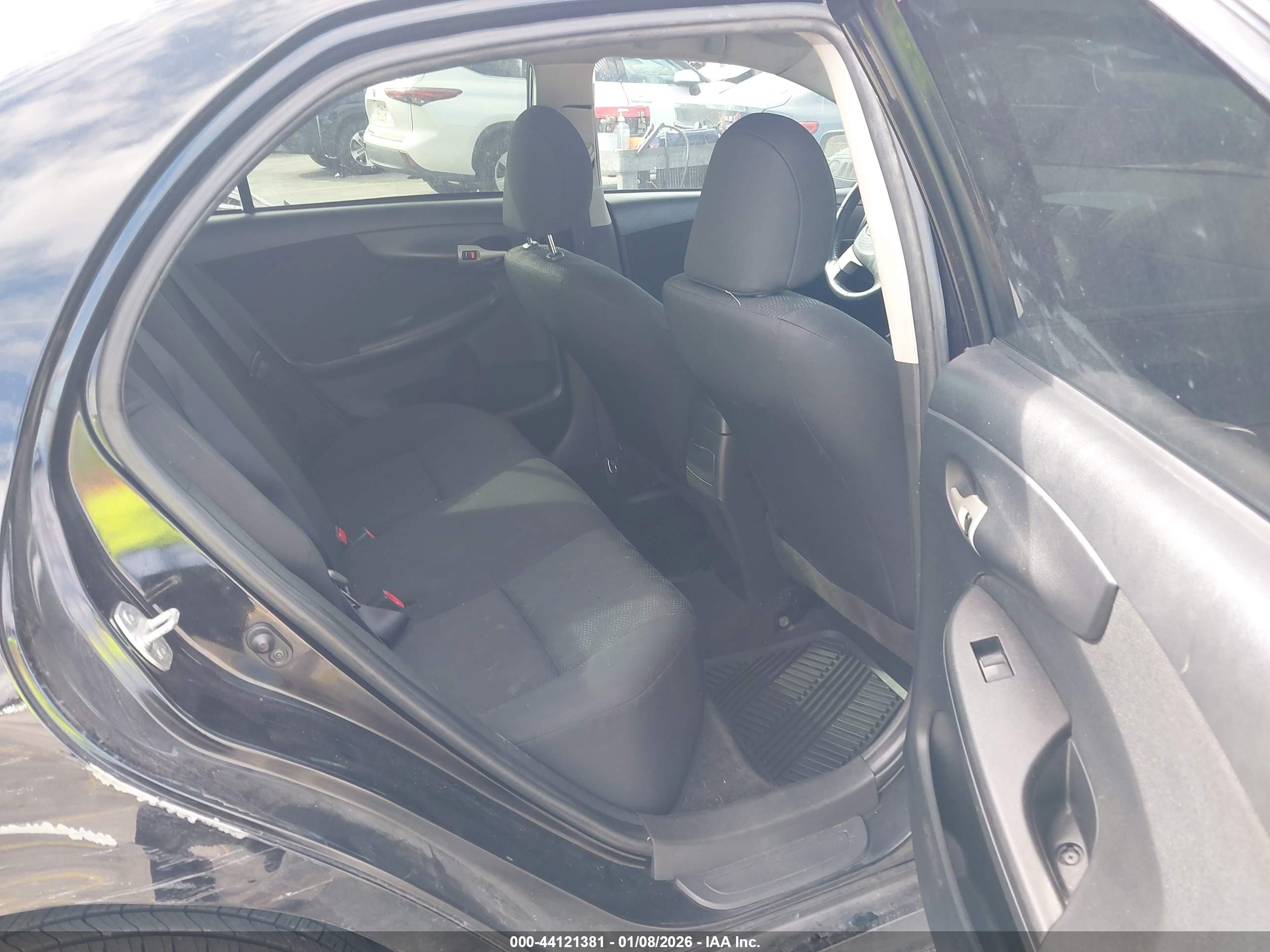 TOYOTA COROLLA image 8
