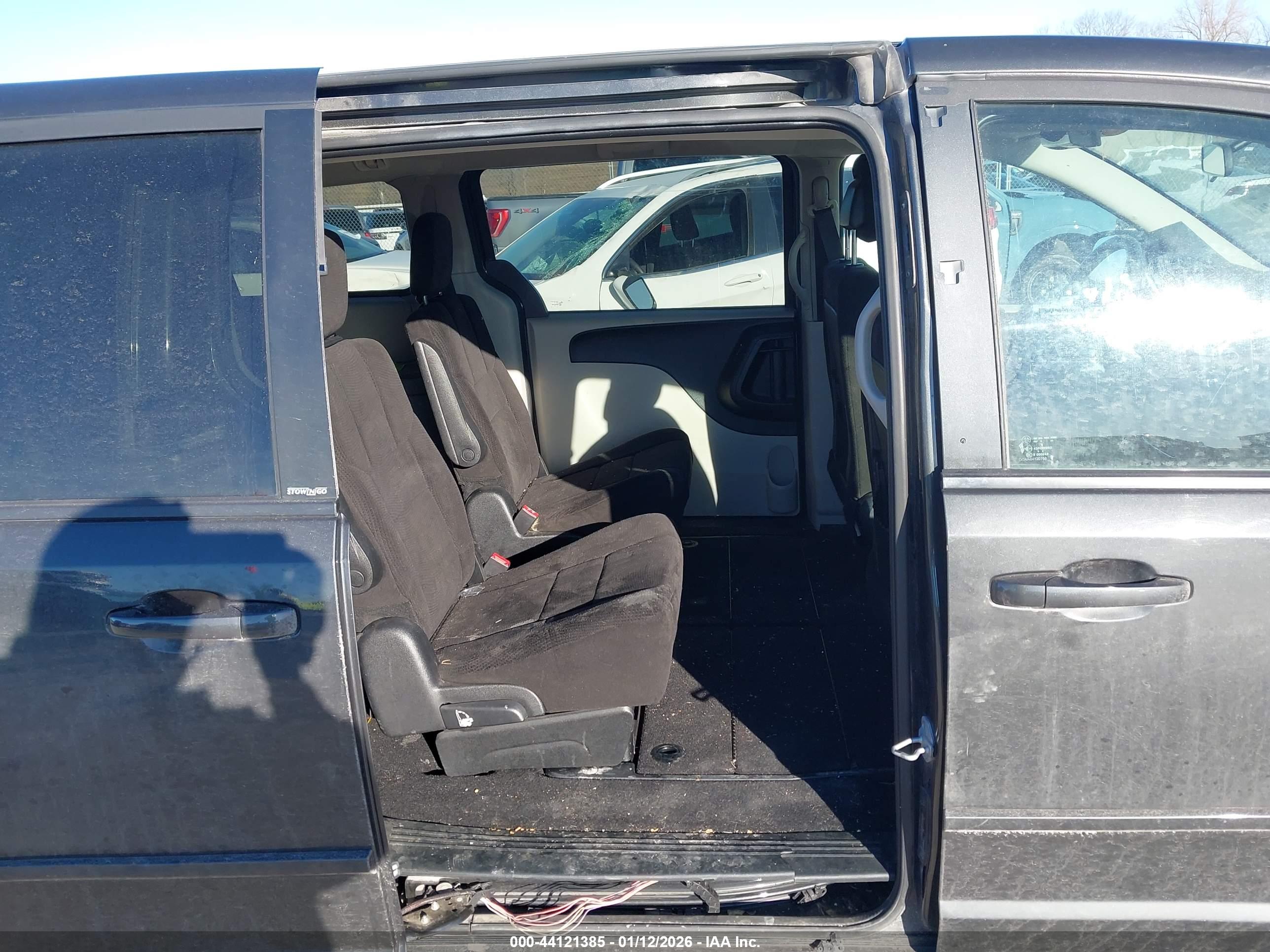 DODGE GRAND image 8