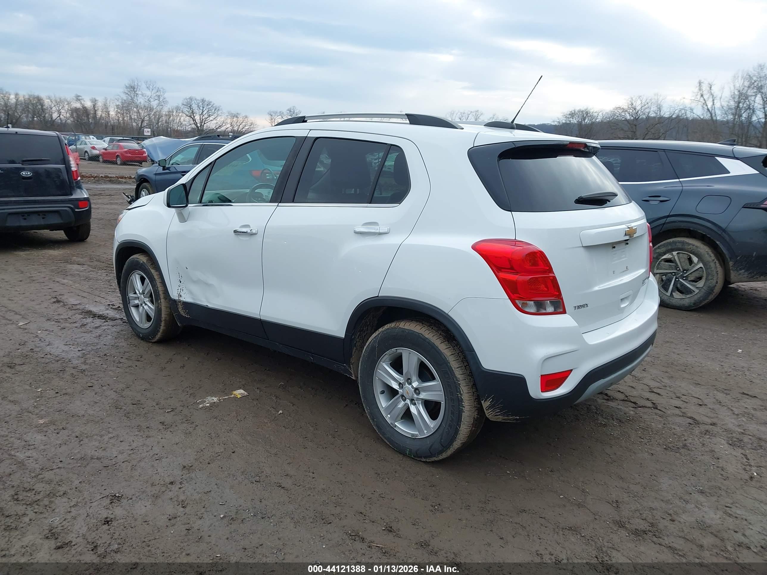 CHEVROLET TRAX image 3