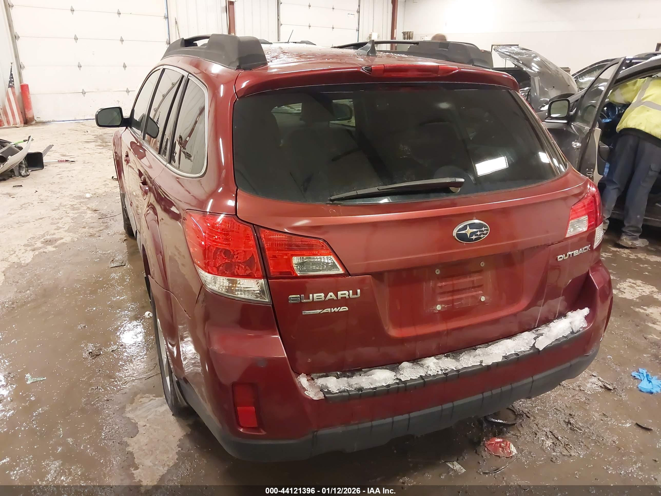SUBARU OUTBACK image 3