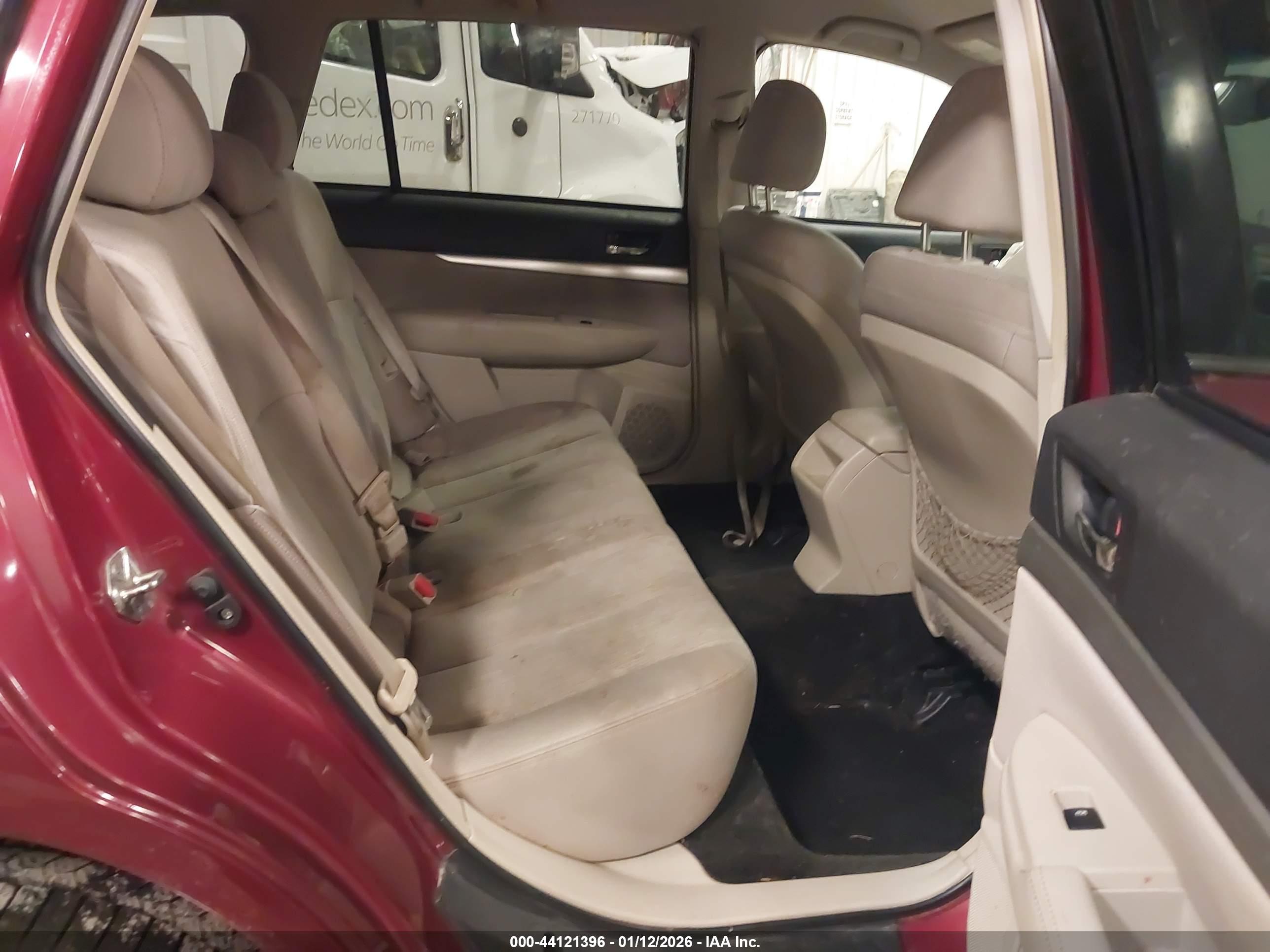 SUBARU OUTBACK image 8