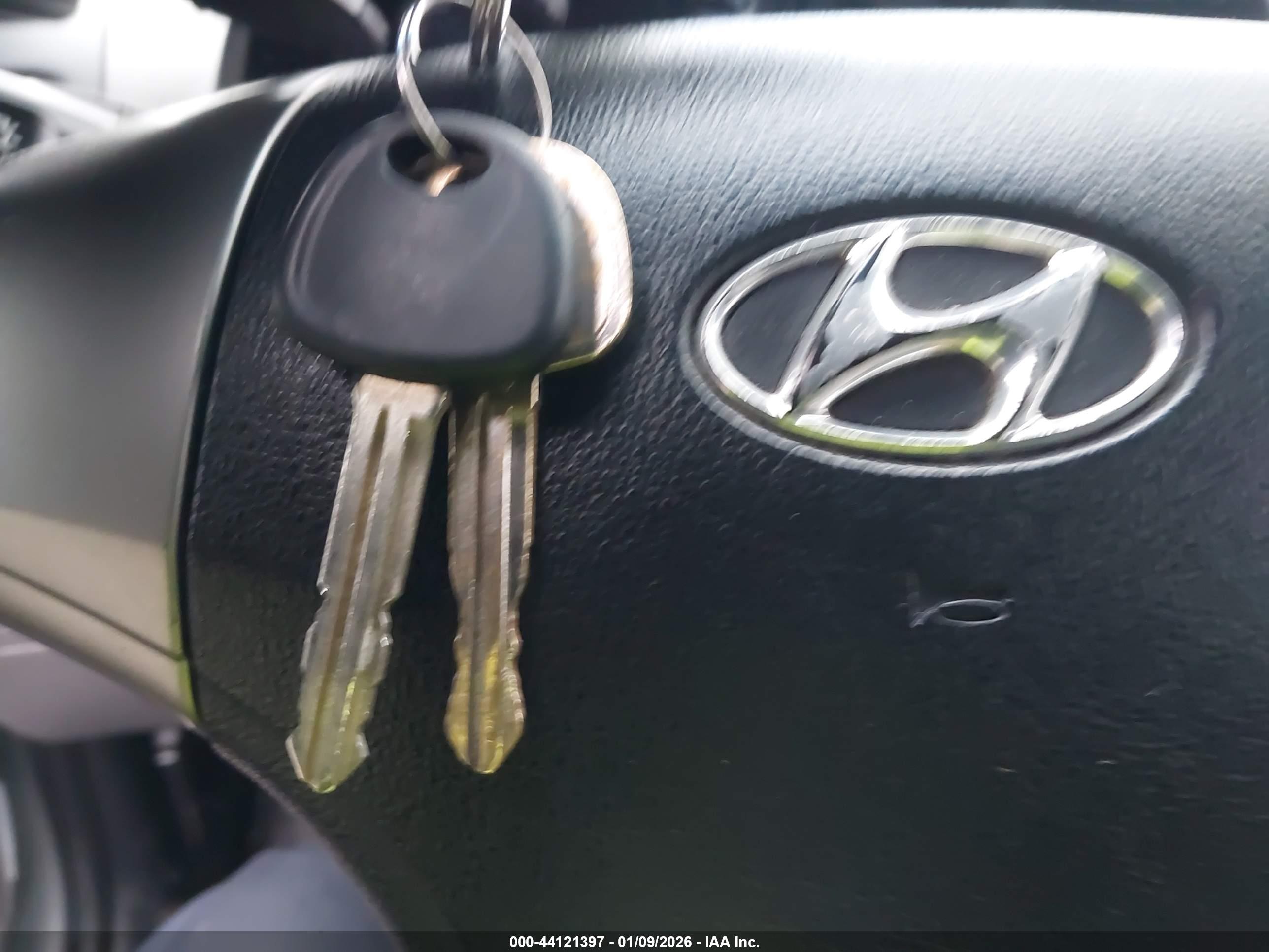 HYUNDAI ELANTRA image 11