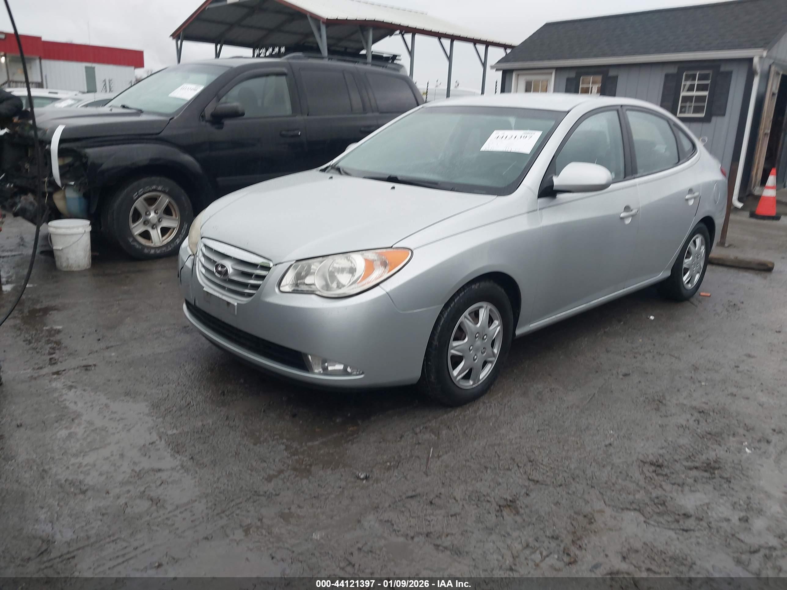HYUNDAI ELANTRA image 2