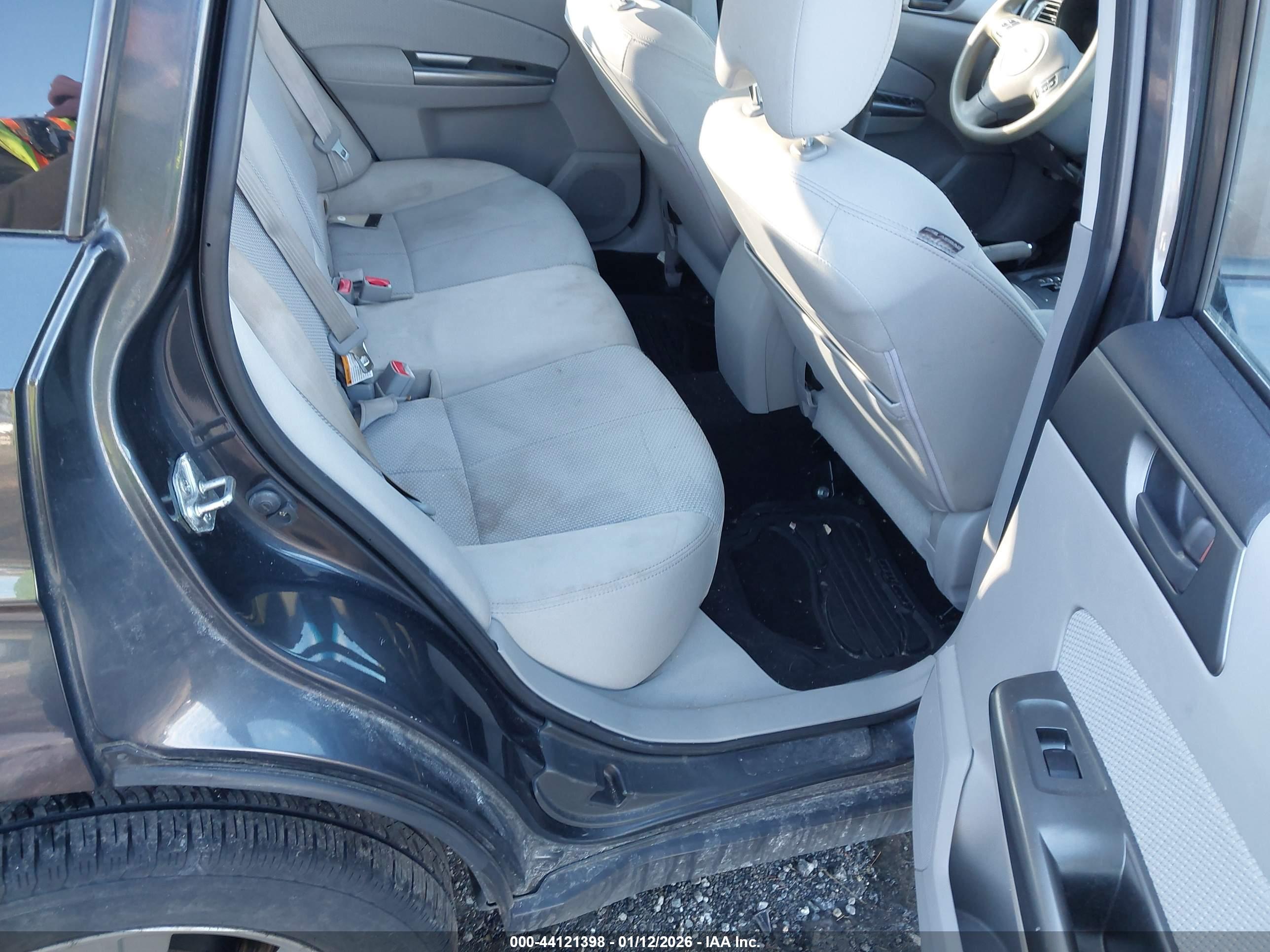 SUBARU FORESTER image 8