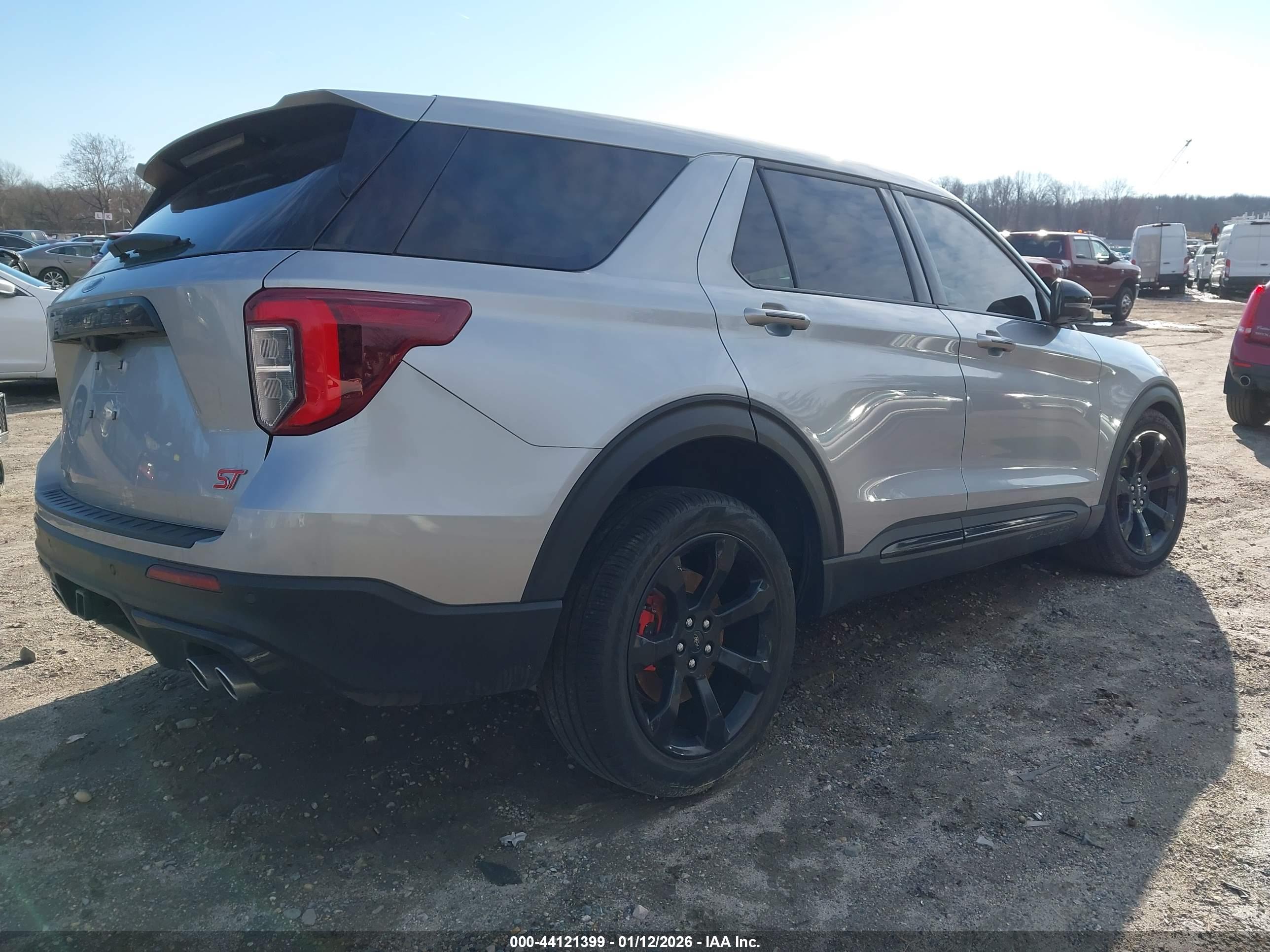 FORD EXPLORER image 4