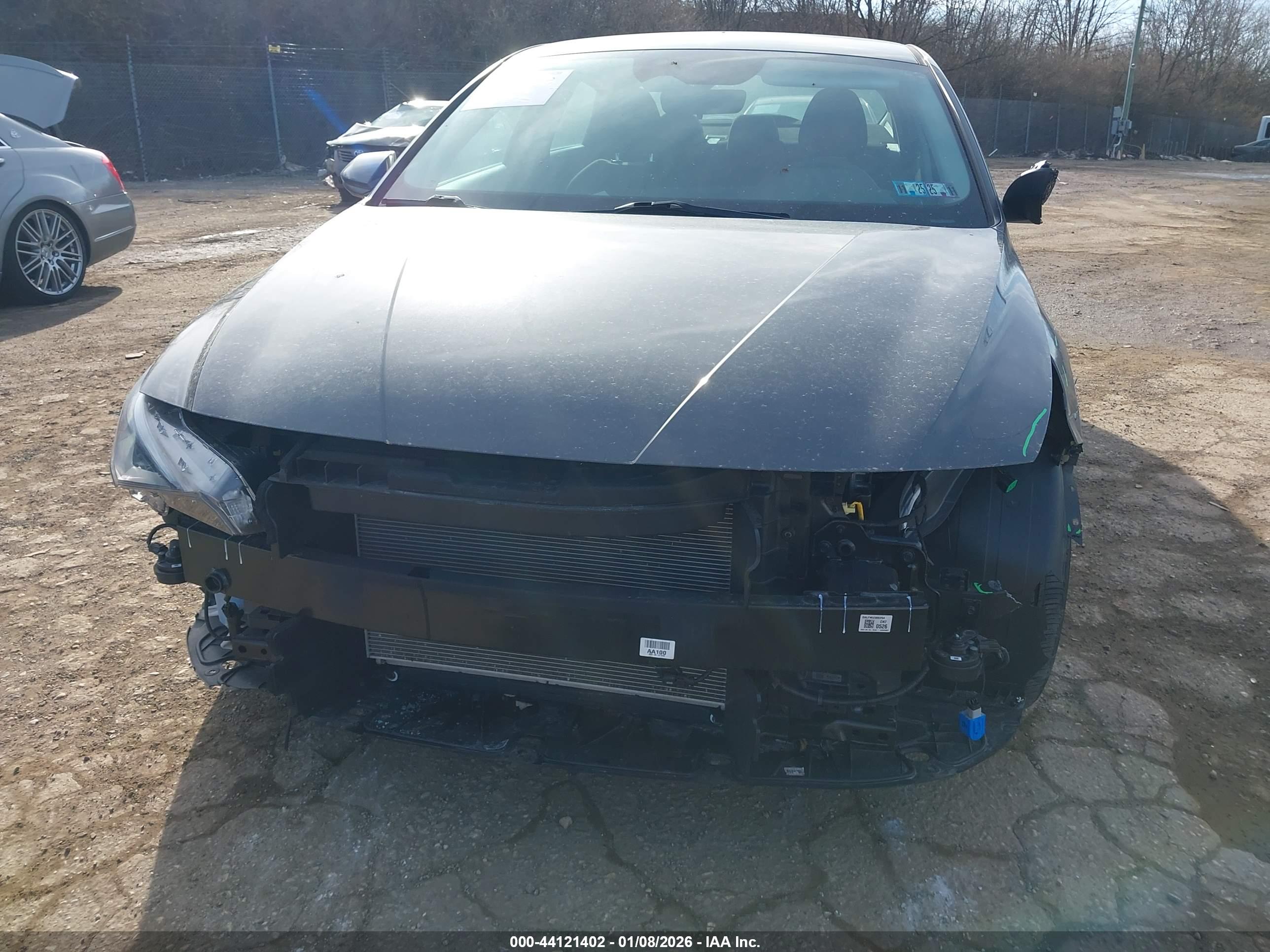 HYUNDAI ELANTRA image 6