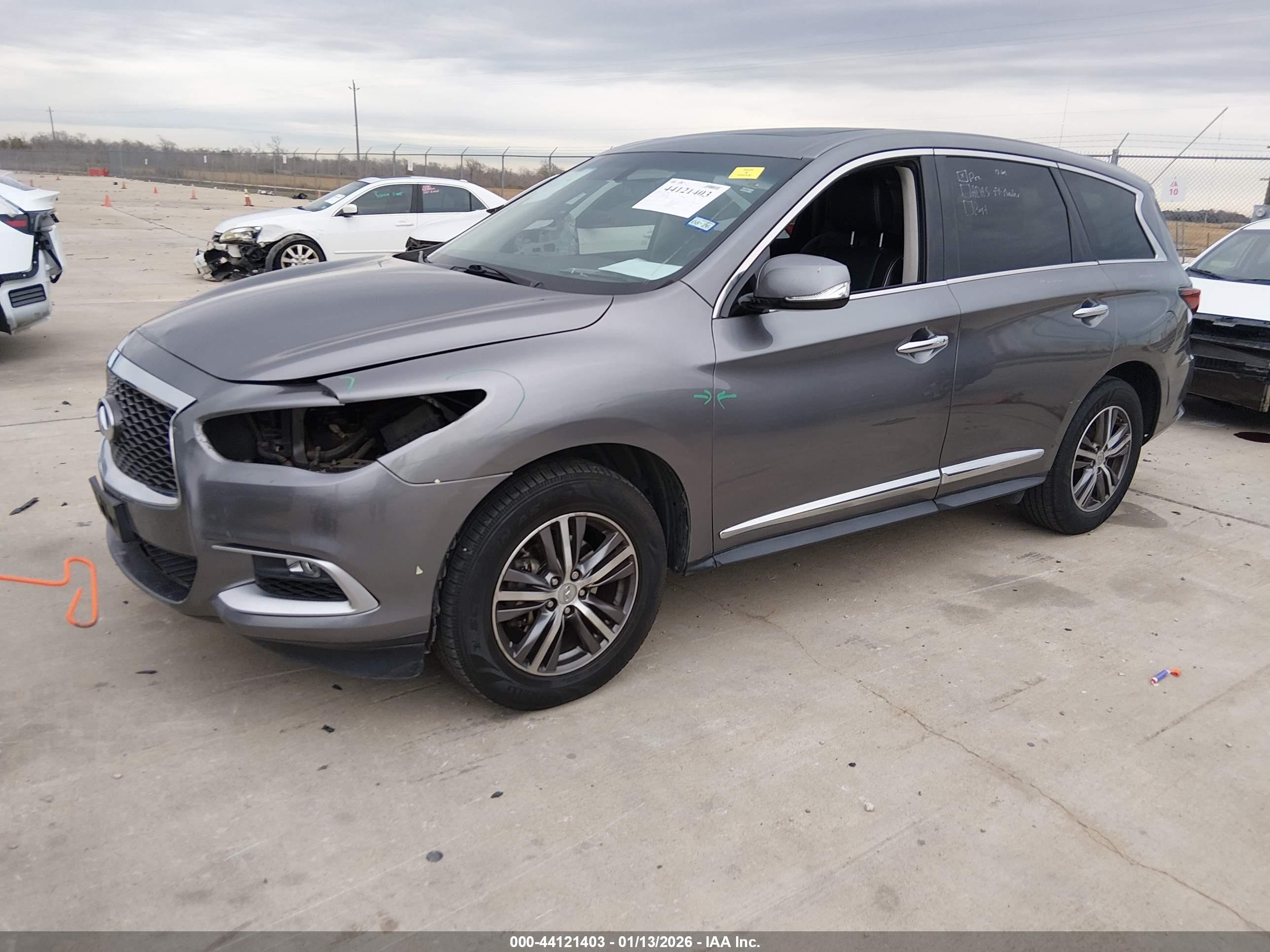 INFINITI QX60 image 2