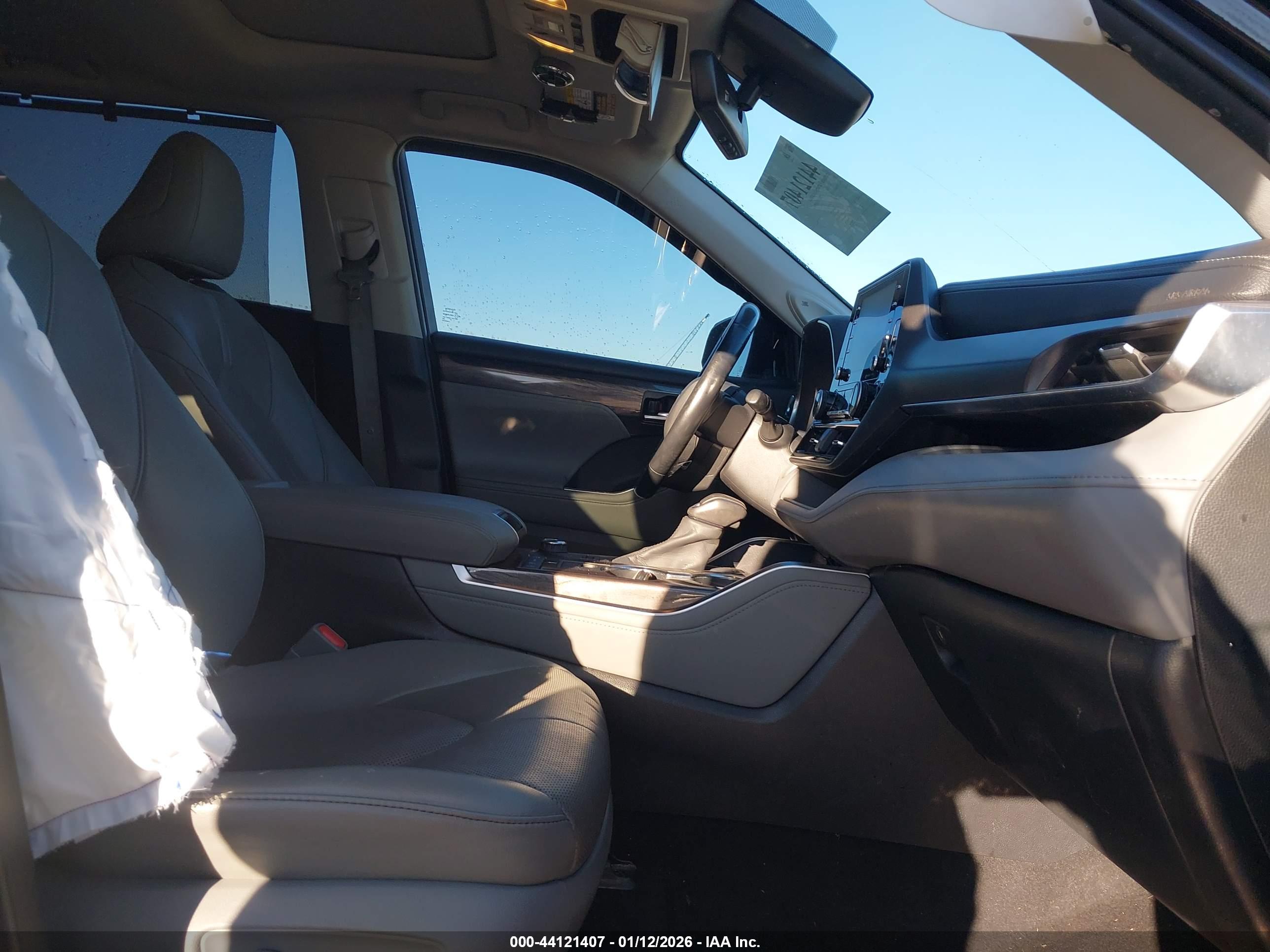 TOYOTA HIGHLANDER image 5