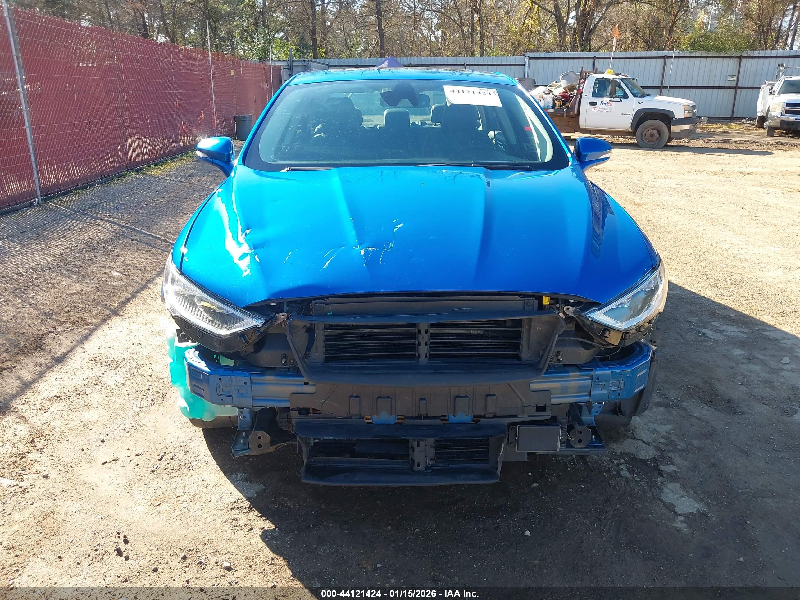 FORD FUSION image 6