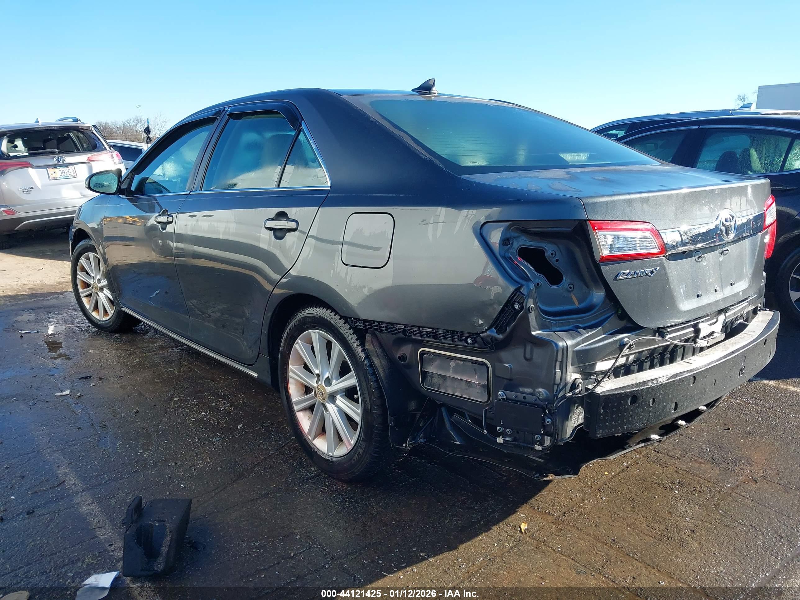 TOYOTA CAMRY image 3