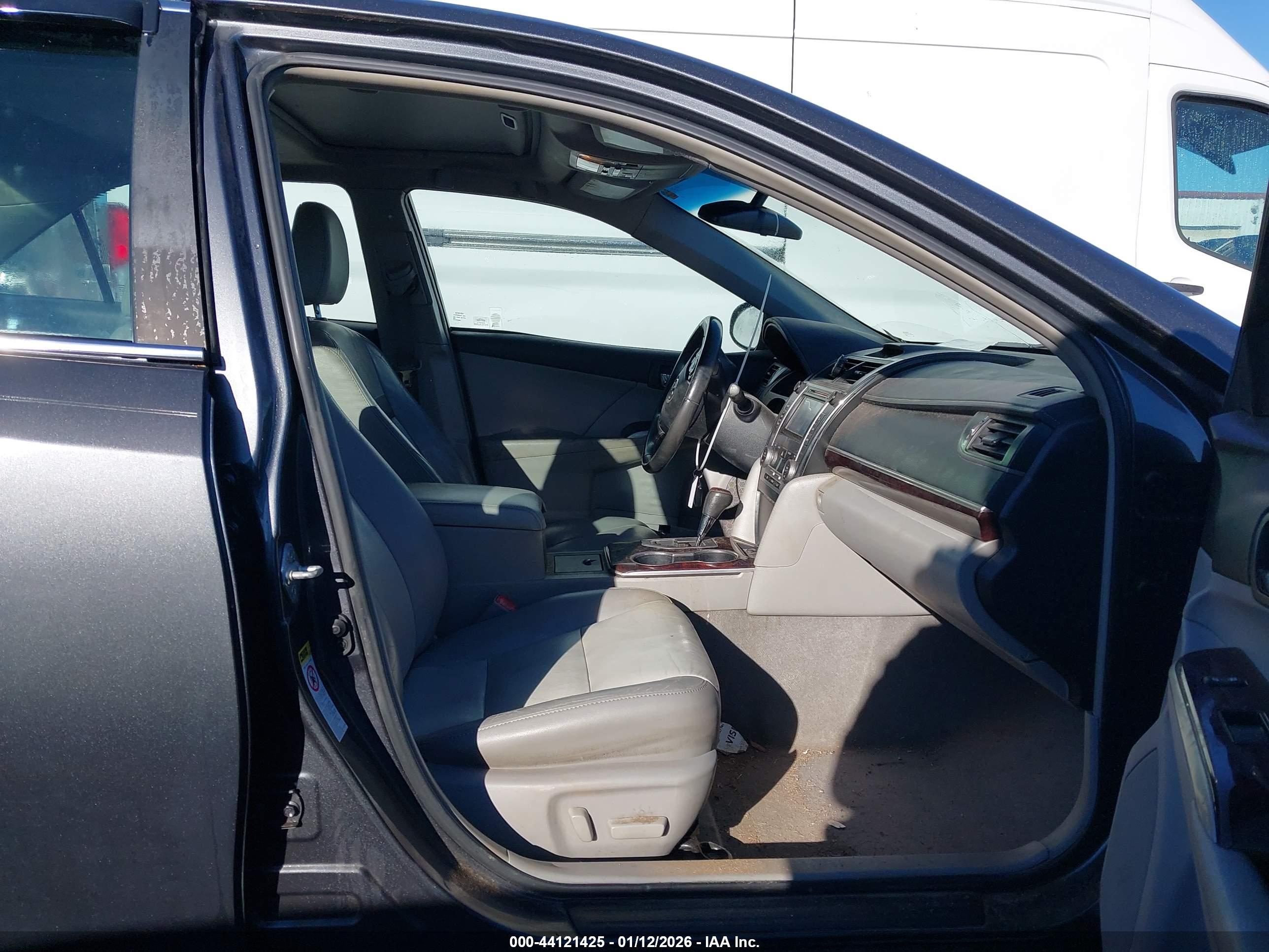 TOYOTA CAMRY image 5