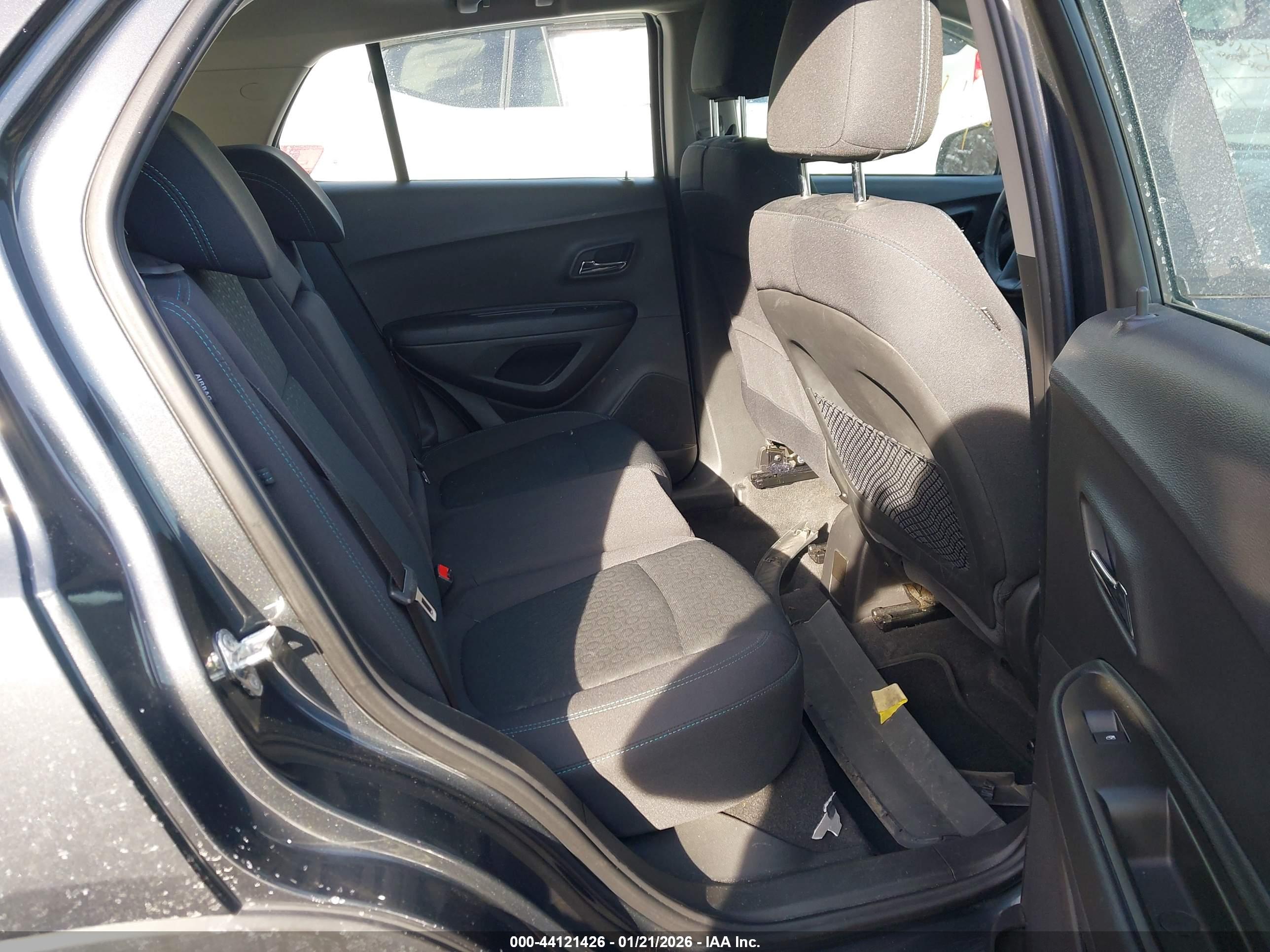 CHEVROLET TRAX image 8