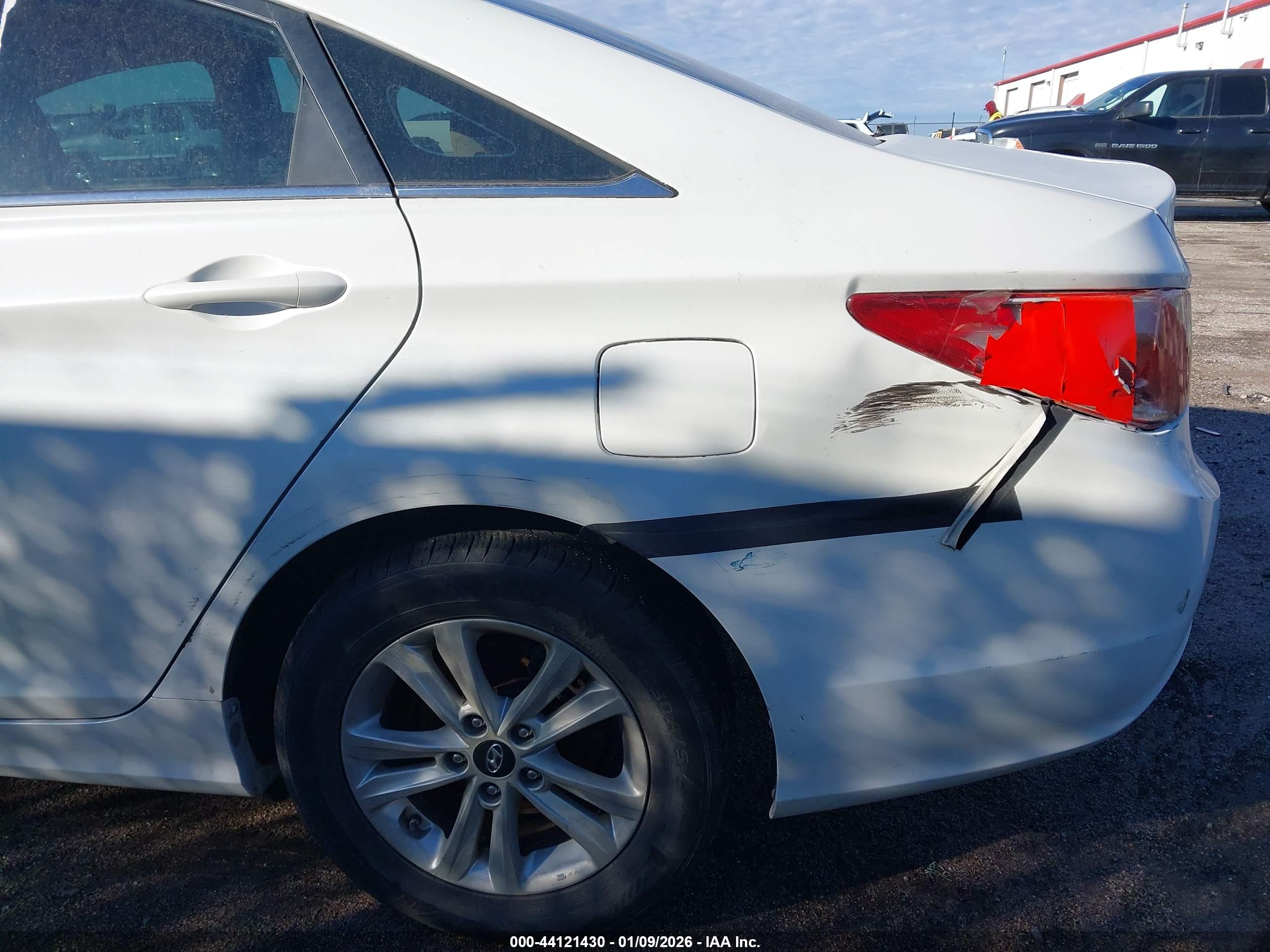 HYUNDAI SONATA image 6