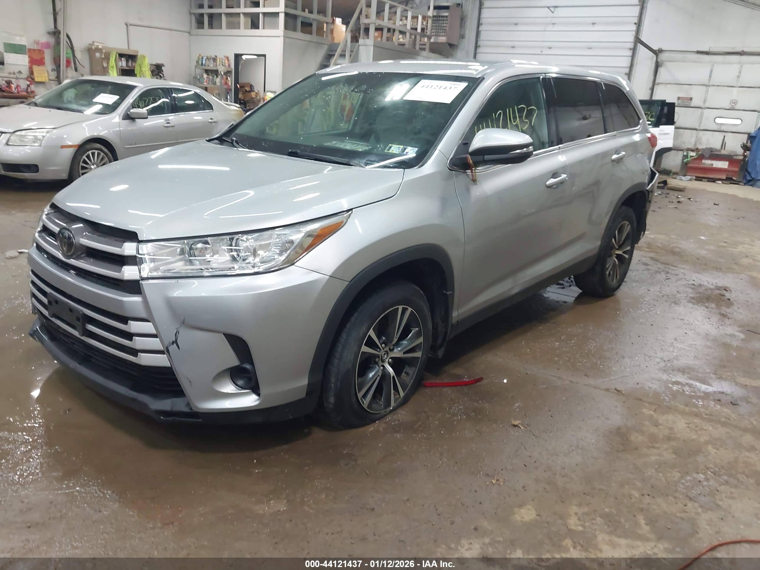 TOYOTA HIGHLANDER image 2