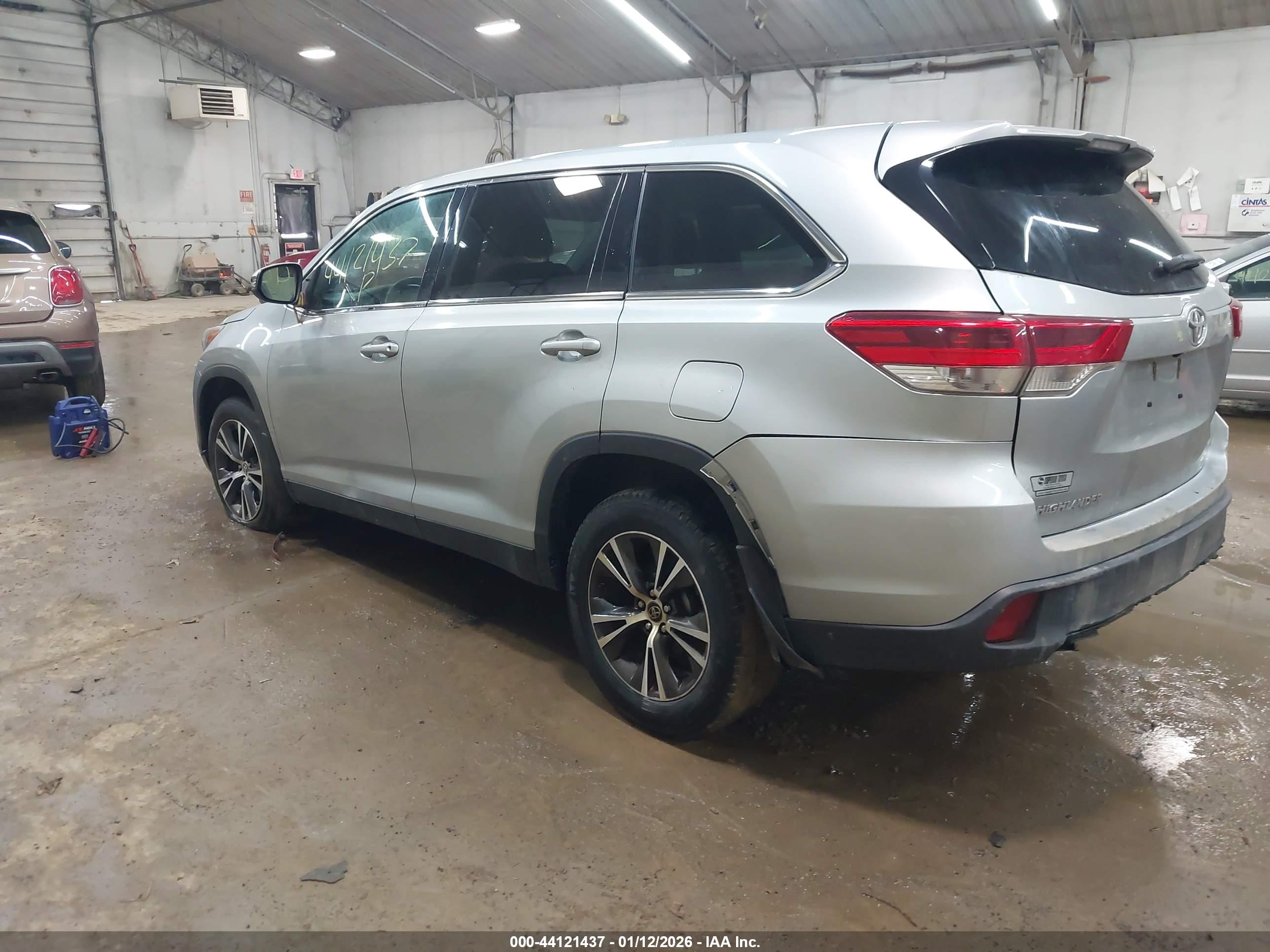 TOYOTA HIGHLANDER image 3