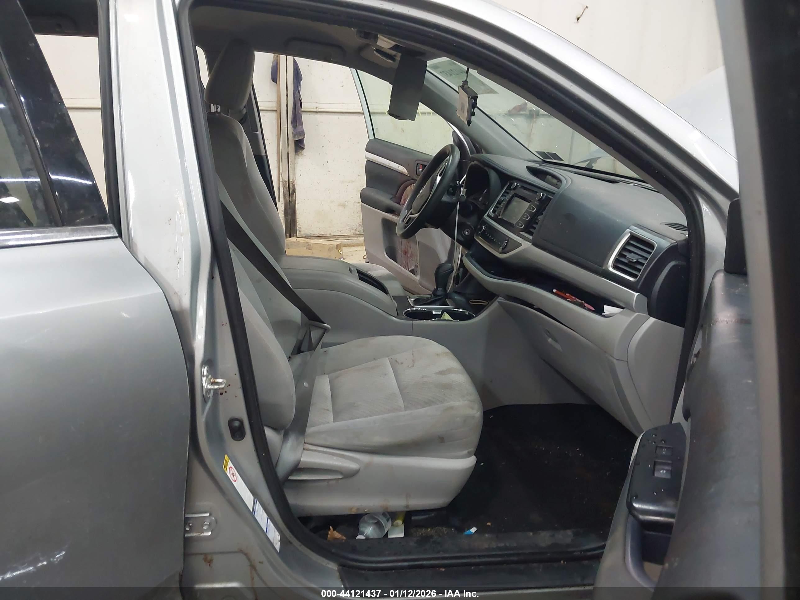 TOYOTA HIGHLANDER image 5