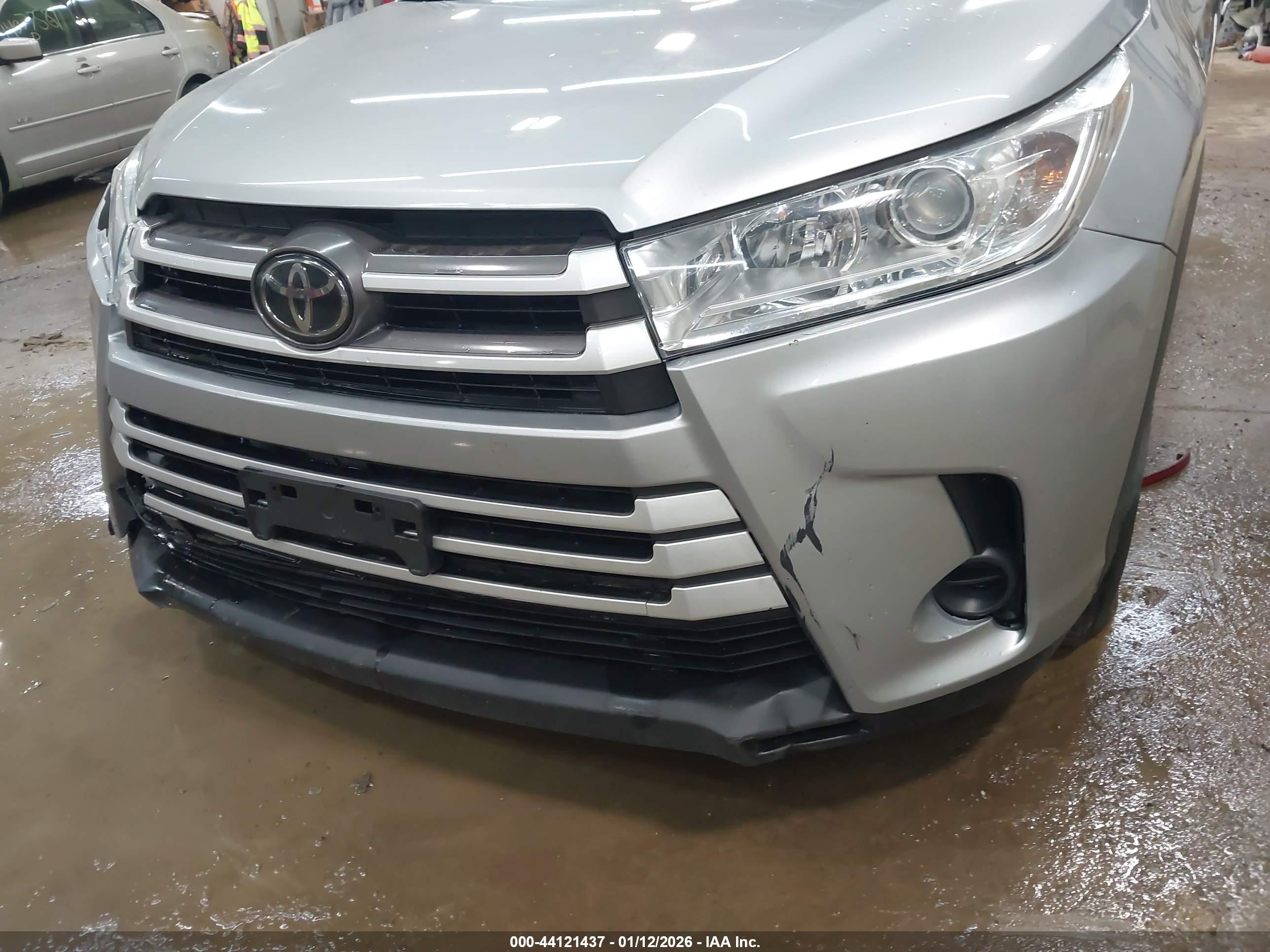 TOYOTA HIGHLANDER image 6
