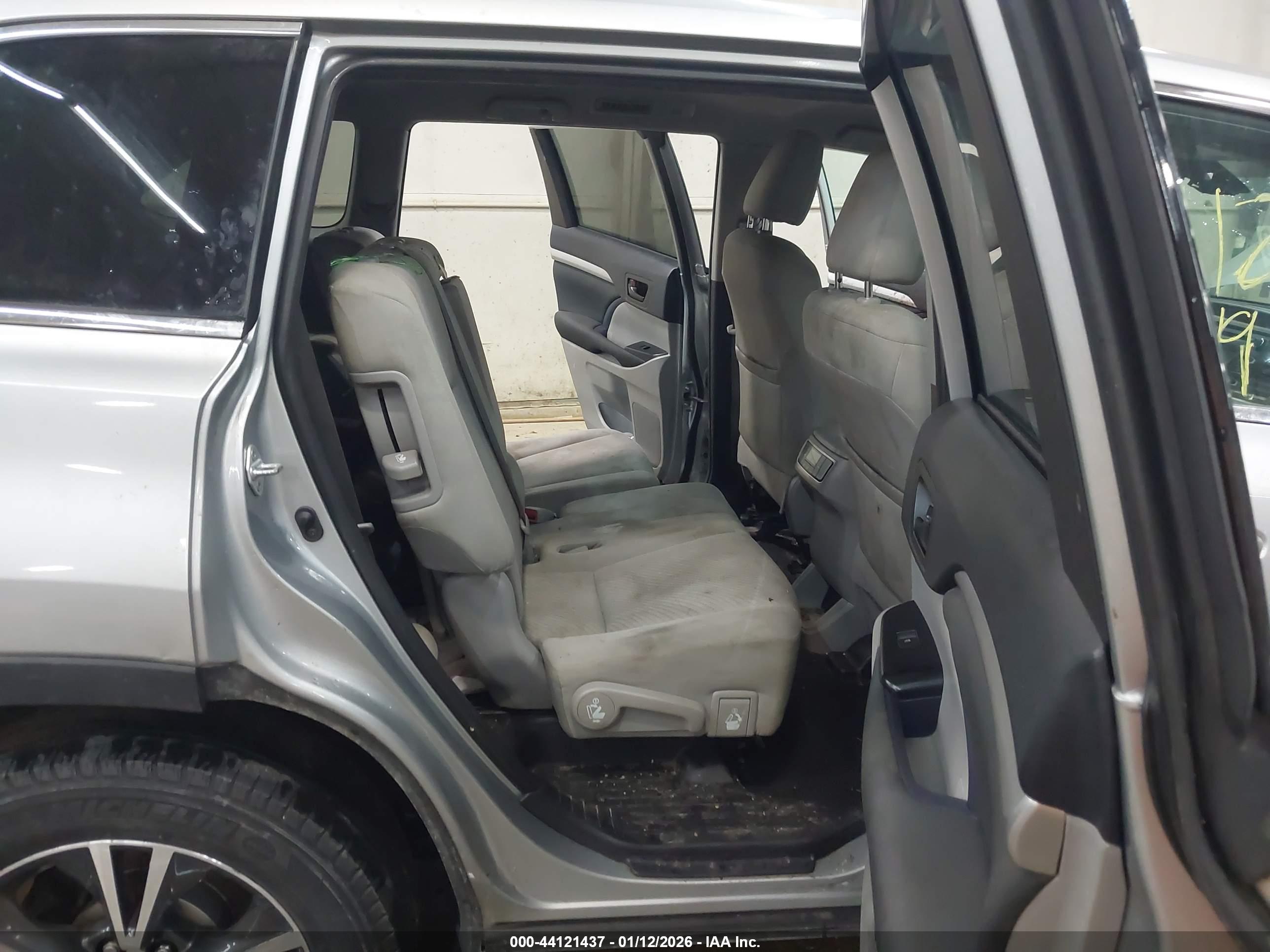 TOYOTA HIGHLANDER image 8