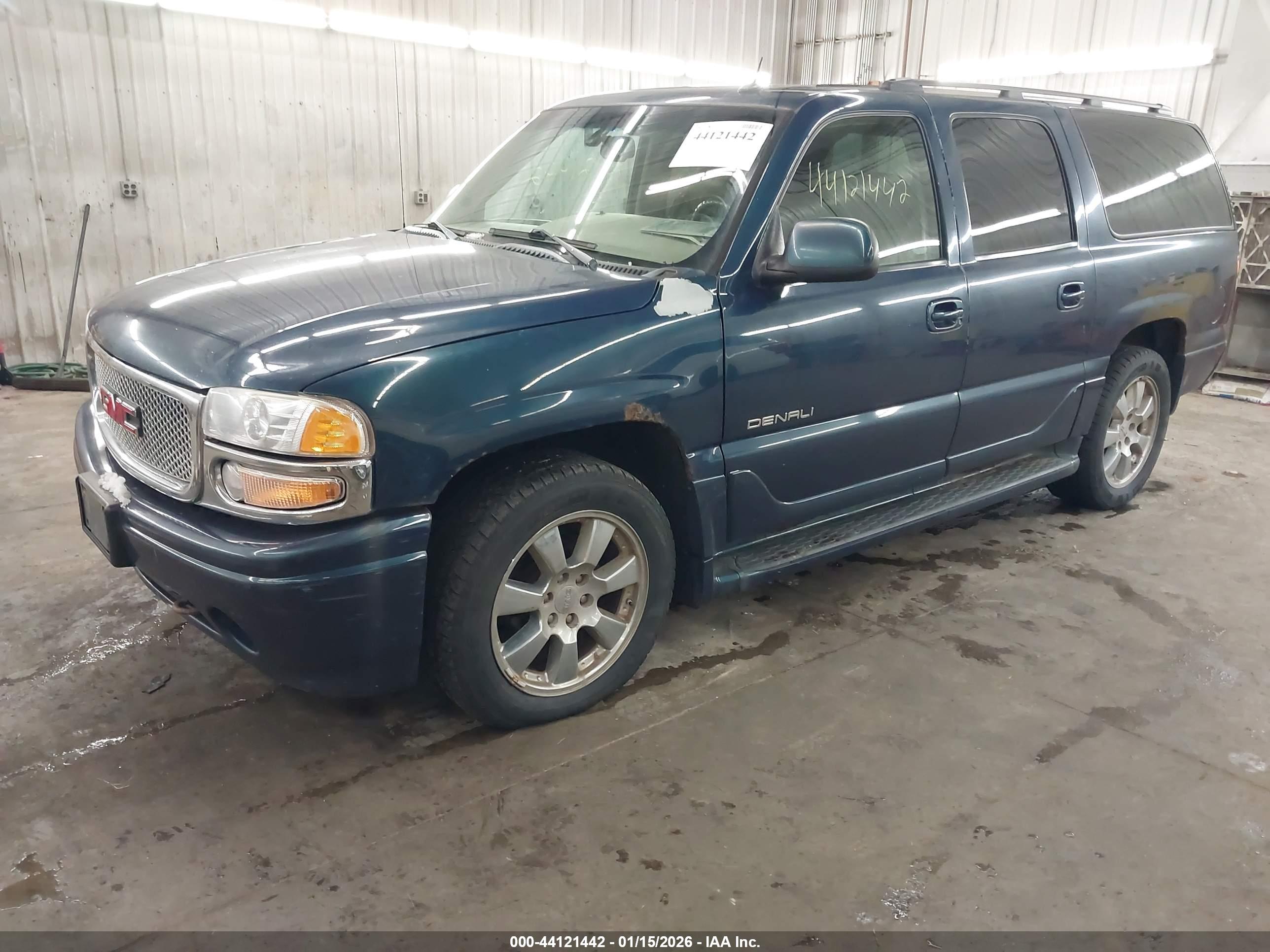 GMC YUKON image 2