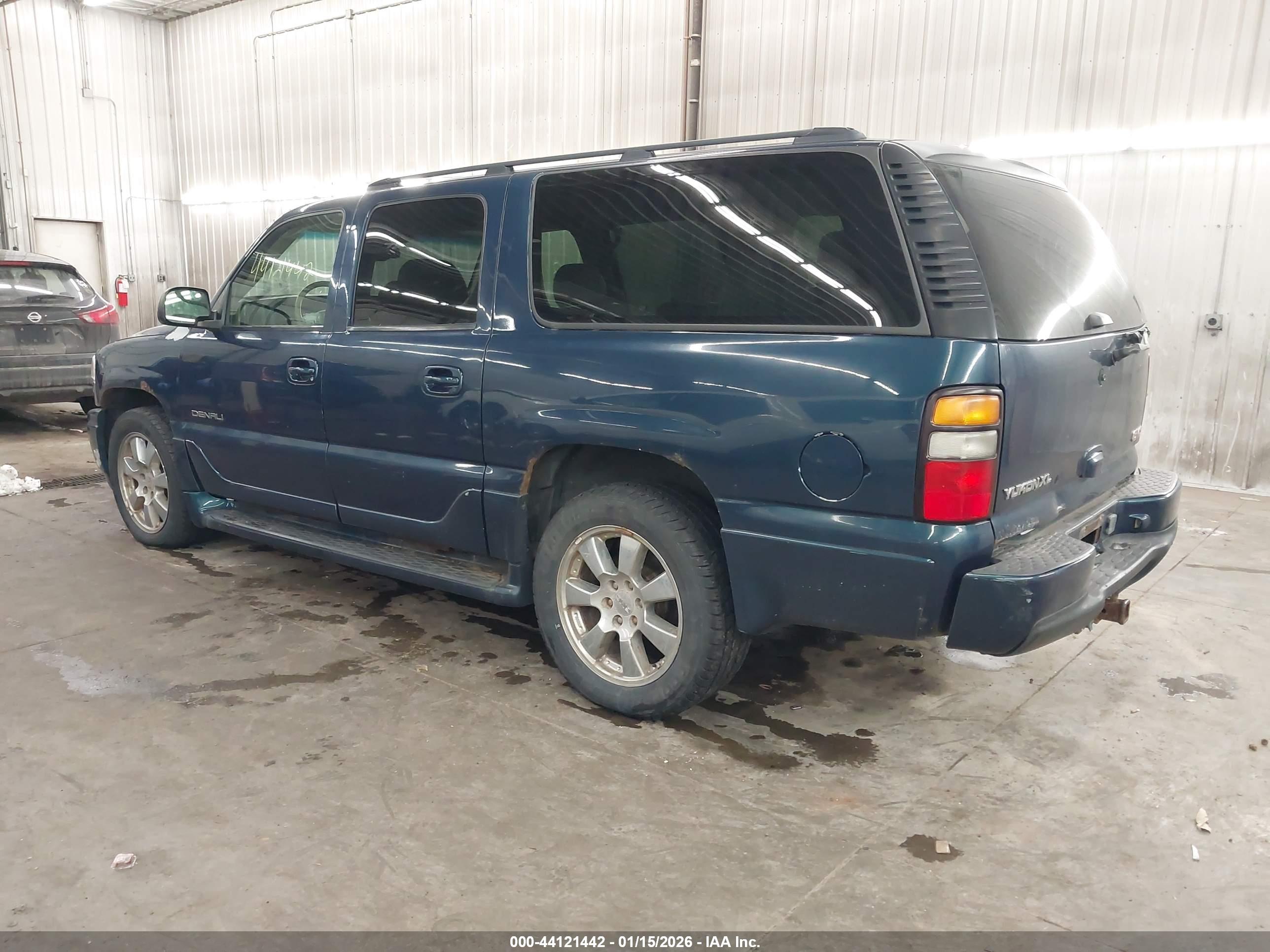 GMC YUKON image 3