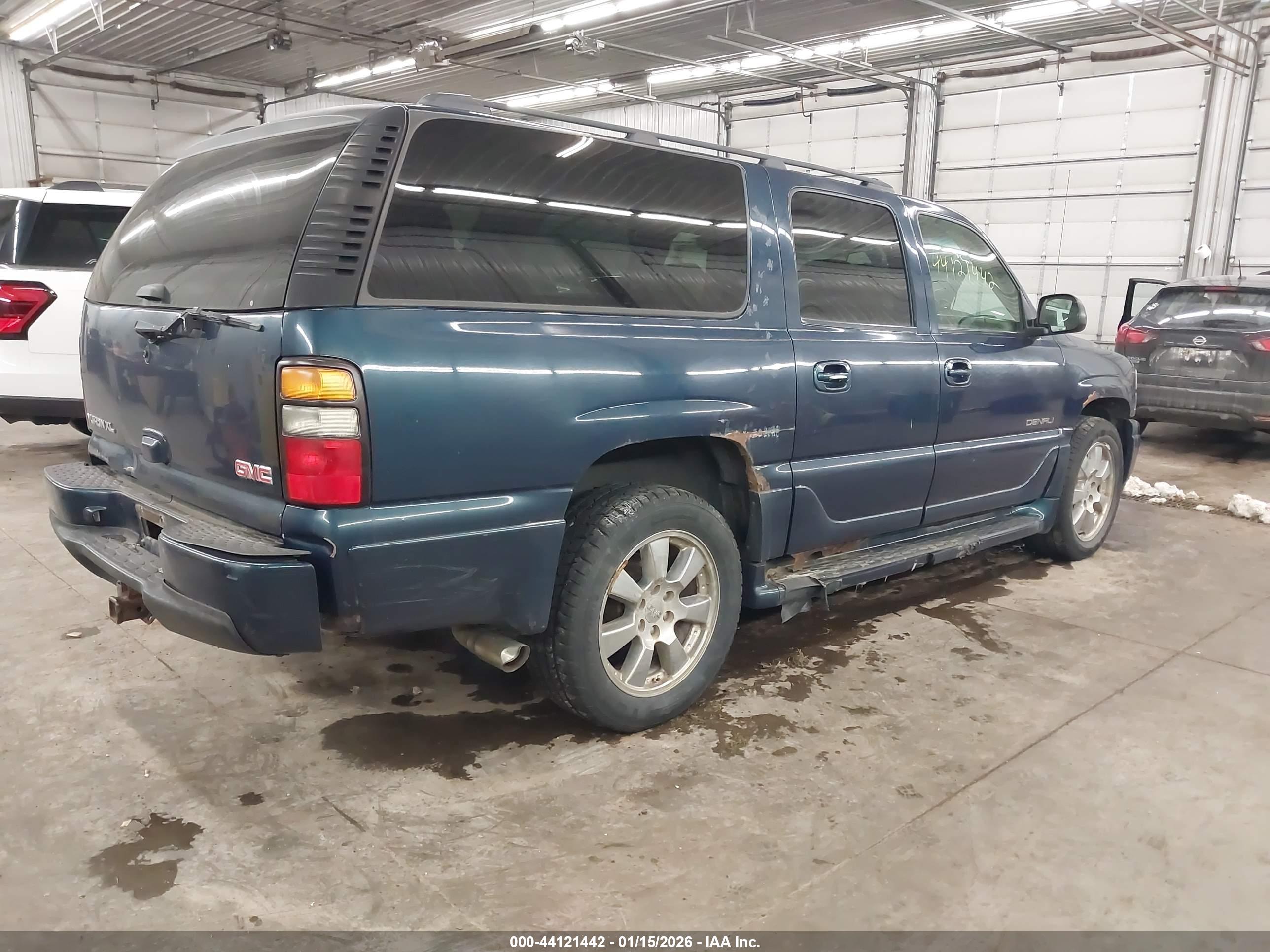GMC YUKON image 4