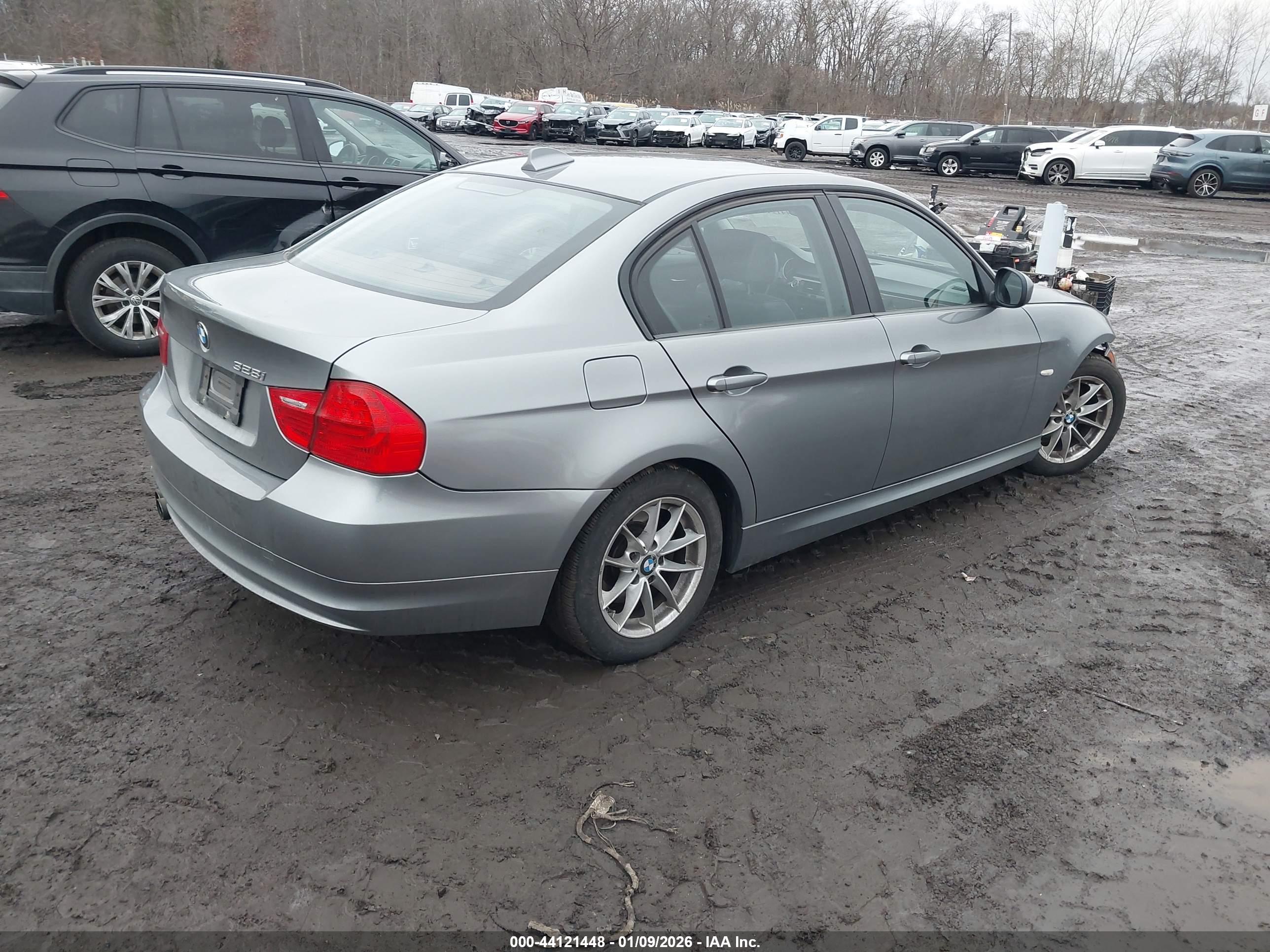 BMW 328I image 4