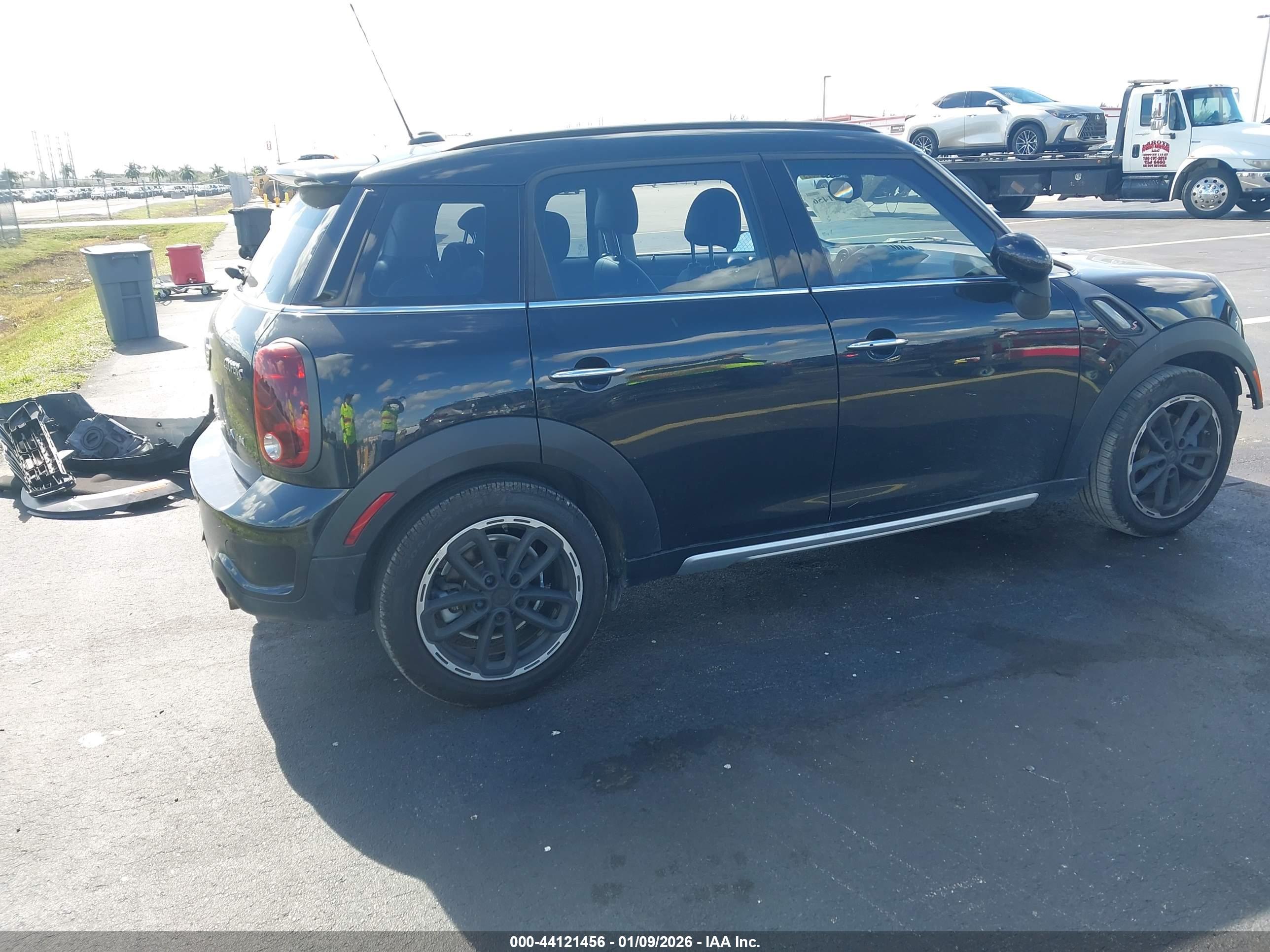 MINI COUNTRYMAN image 4