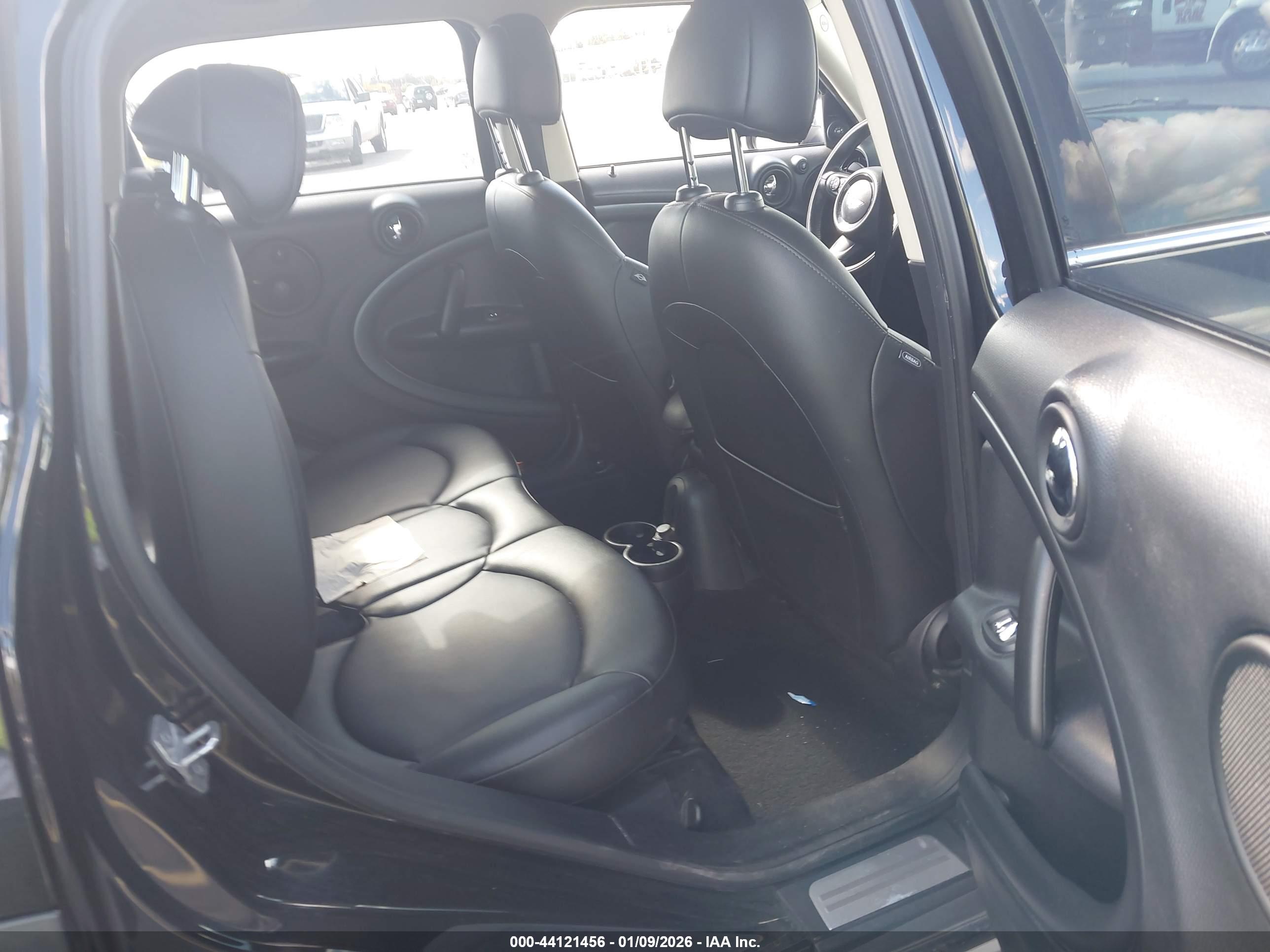 MINI COUNTRYMAN image 8