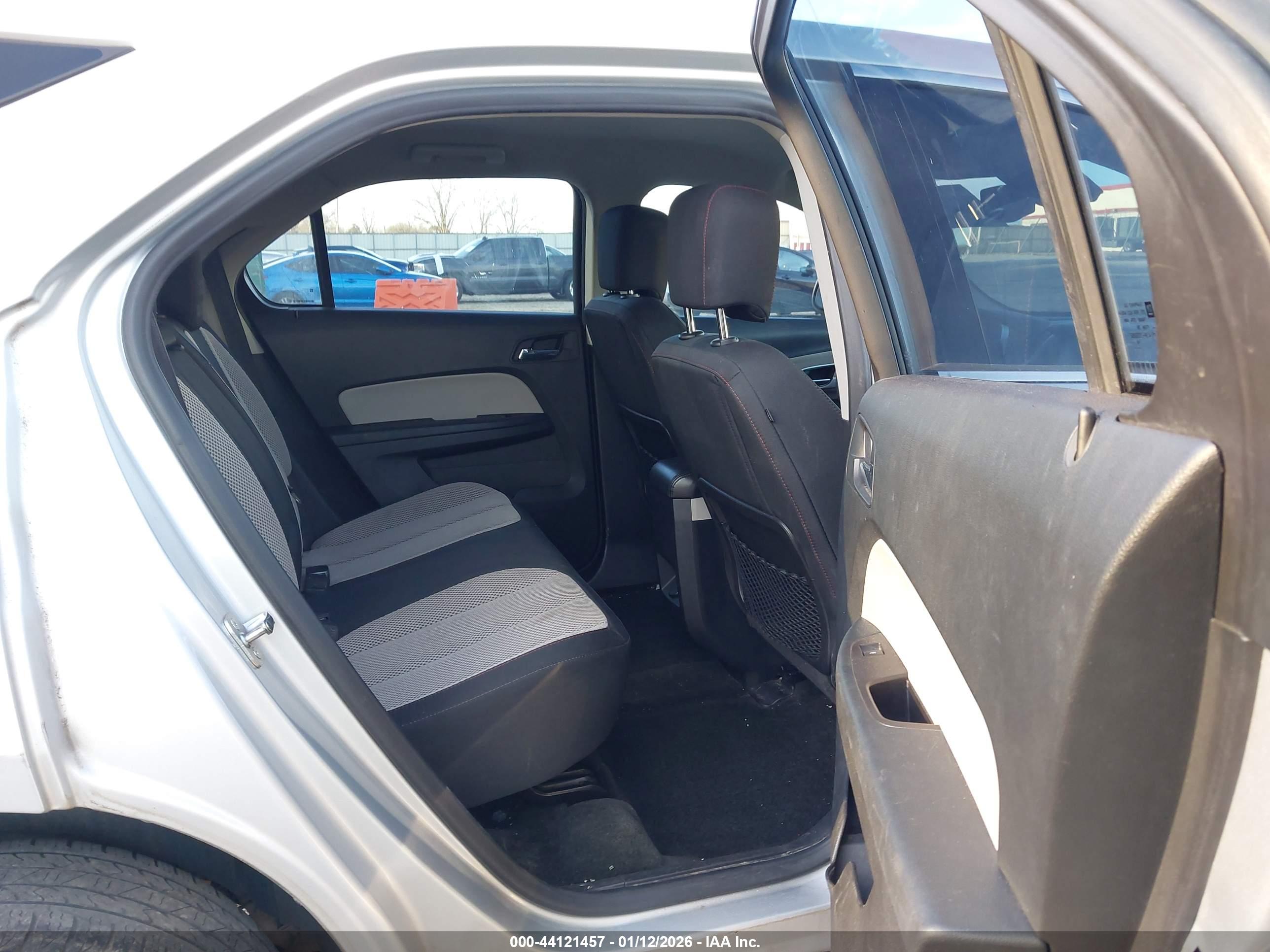 CHEVROLET EQUINOX image 8