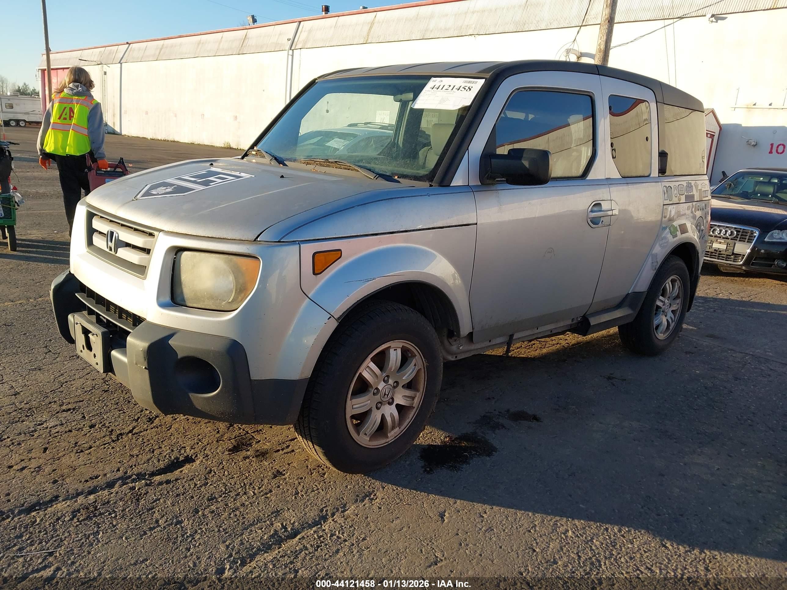 HONDA ELEMENT image 2
