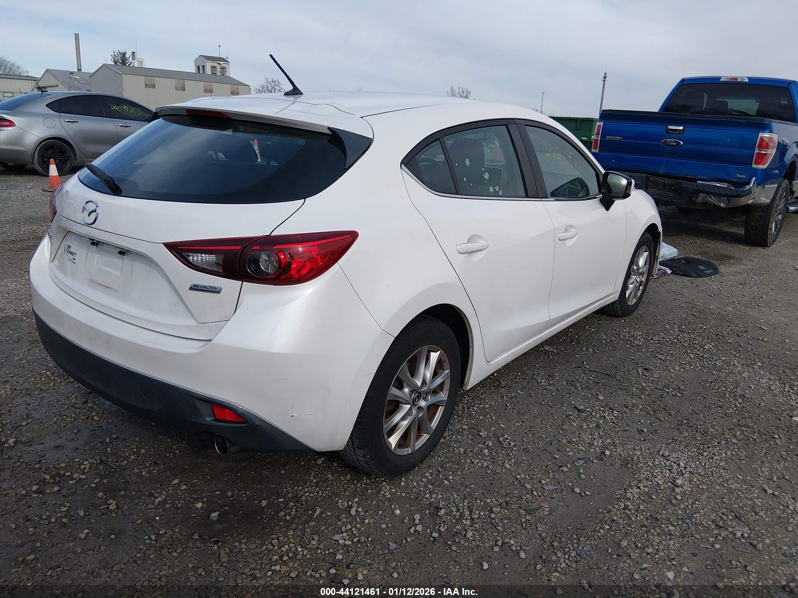 MAZDA MAZDA3 image 4