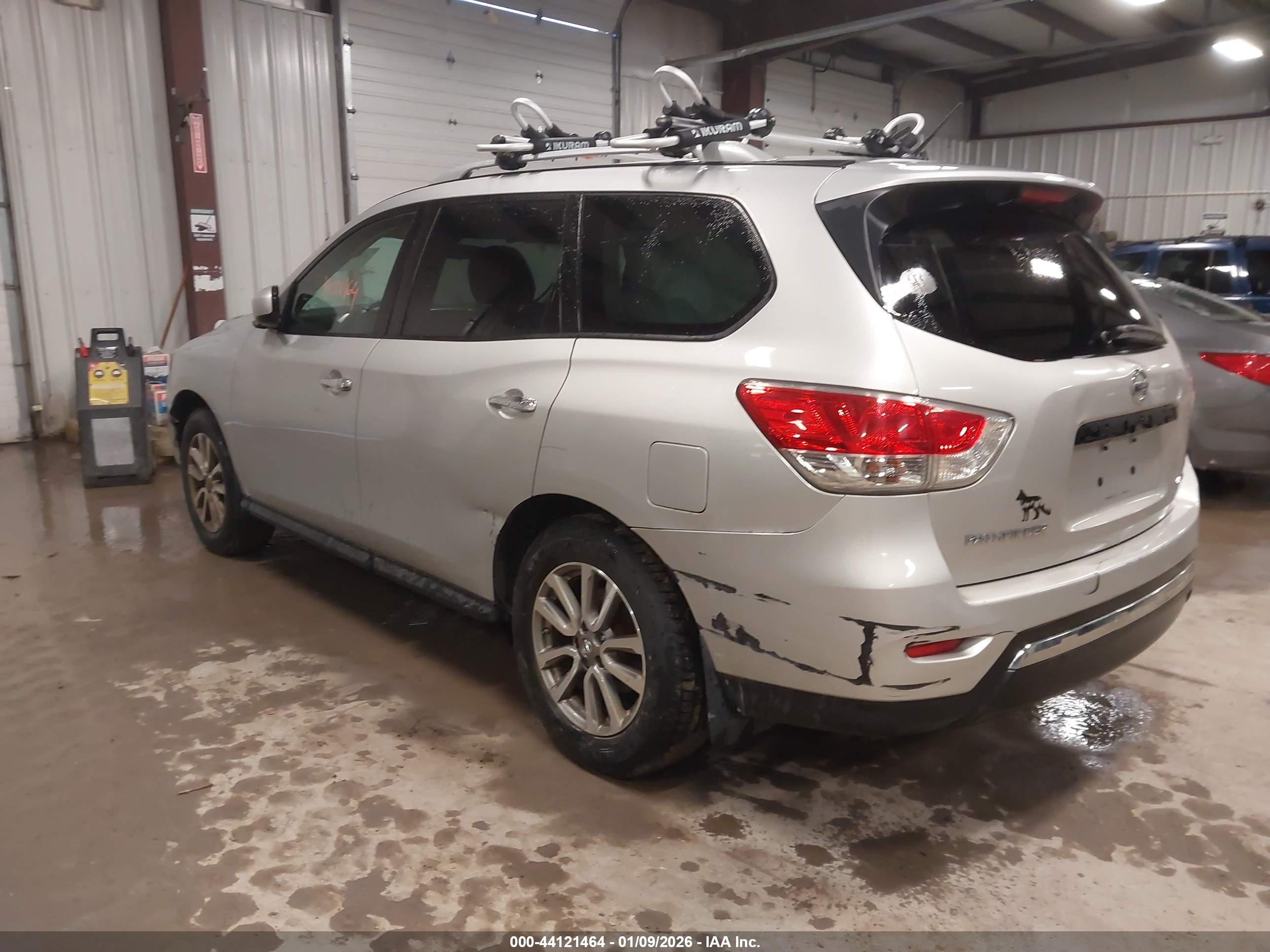 NISSAN PATHFINDER image 3