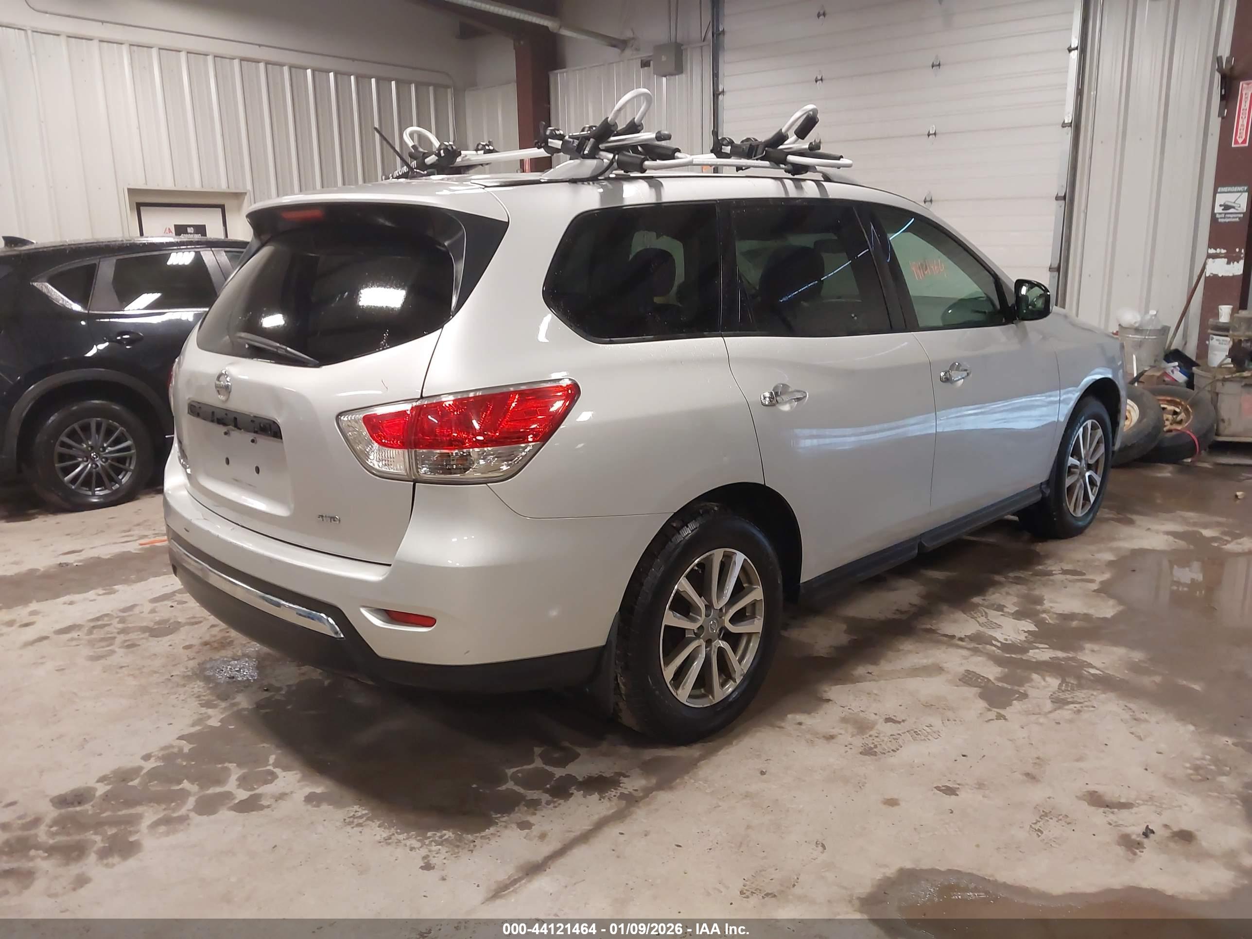 NISSAN PATHFINDER image 4