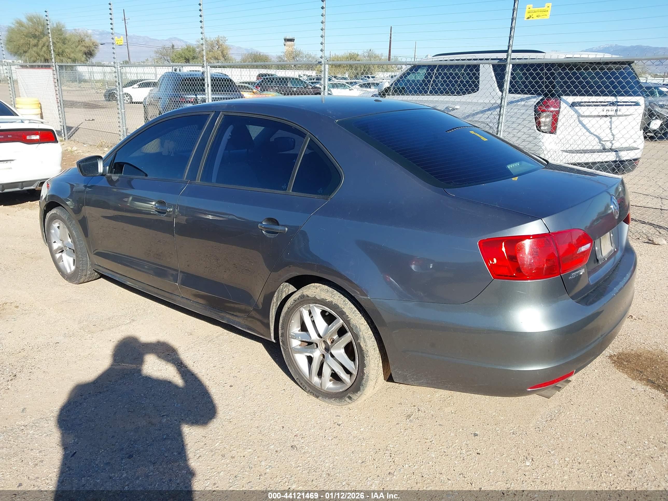 VOLKSWAGEN JETTA image 3
